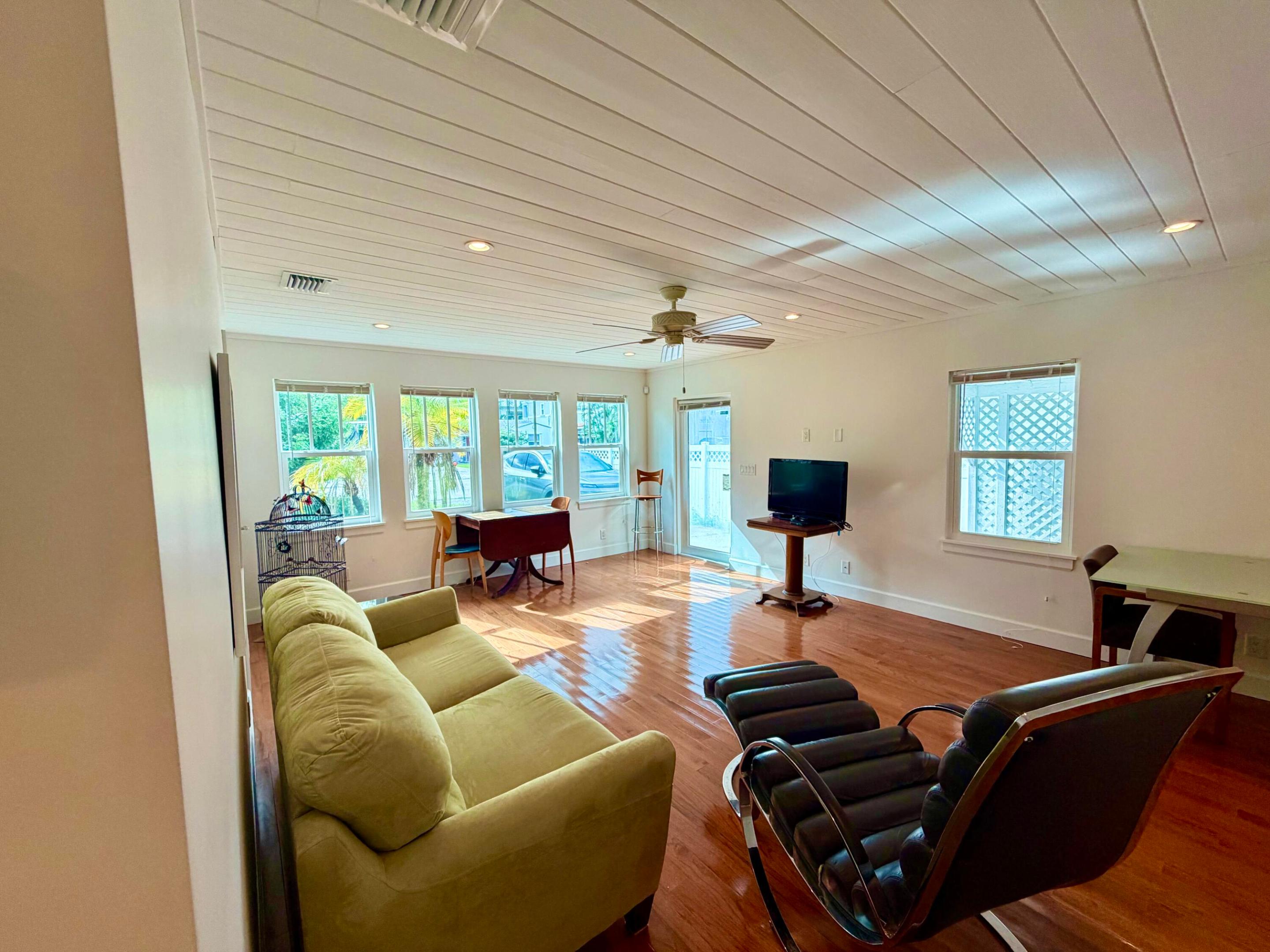 636 SW 7TH, Fort Lauderdale FL 33315