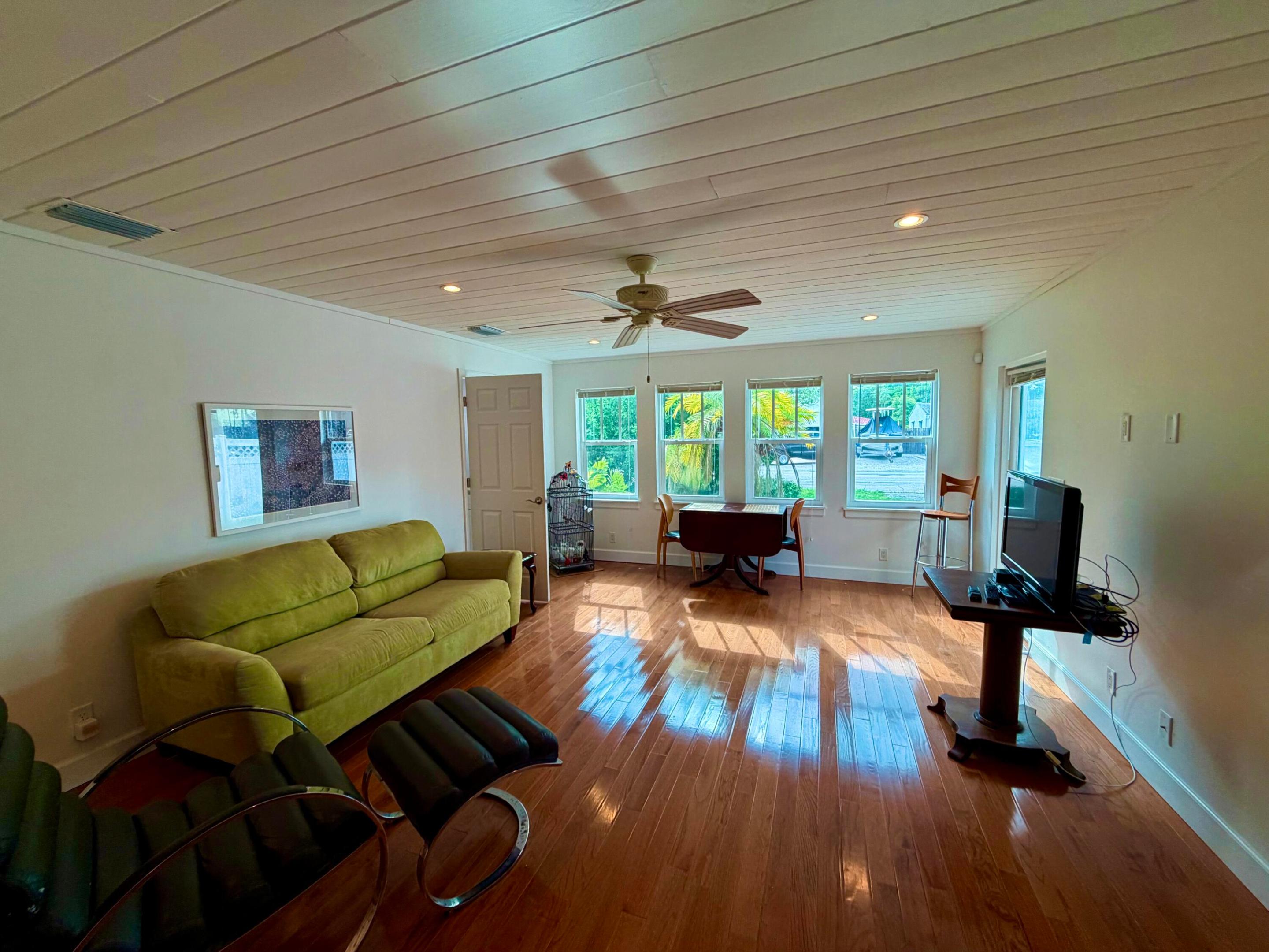 636 SW 7TH, Fort Lauderdale FL 33315