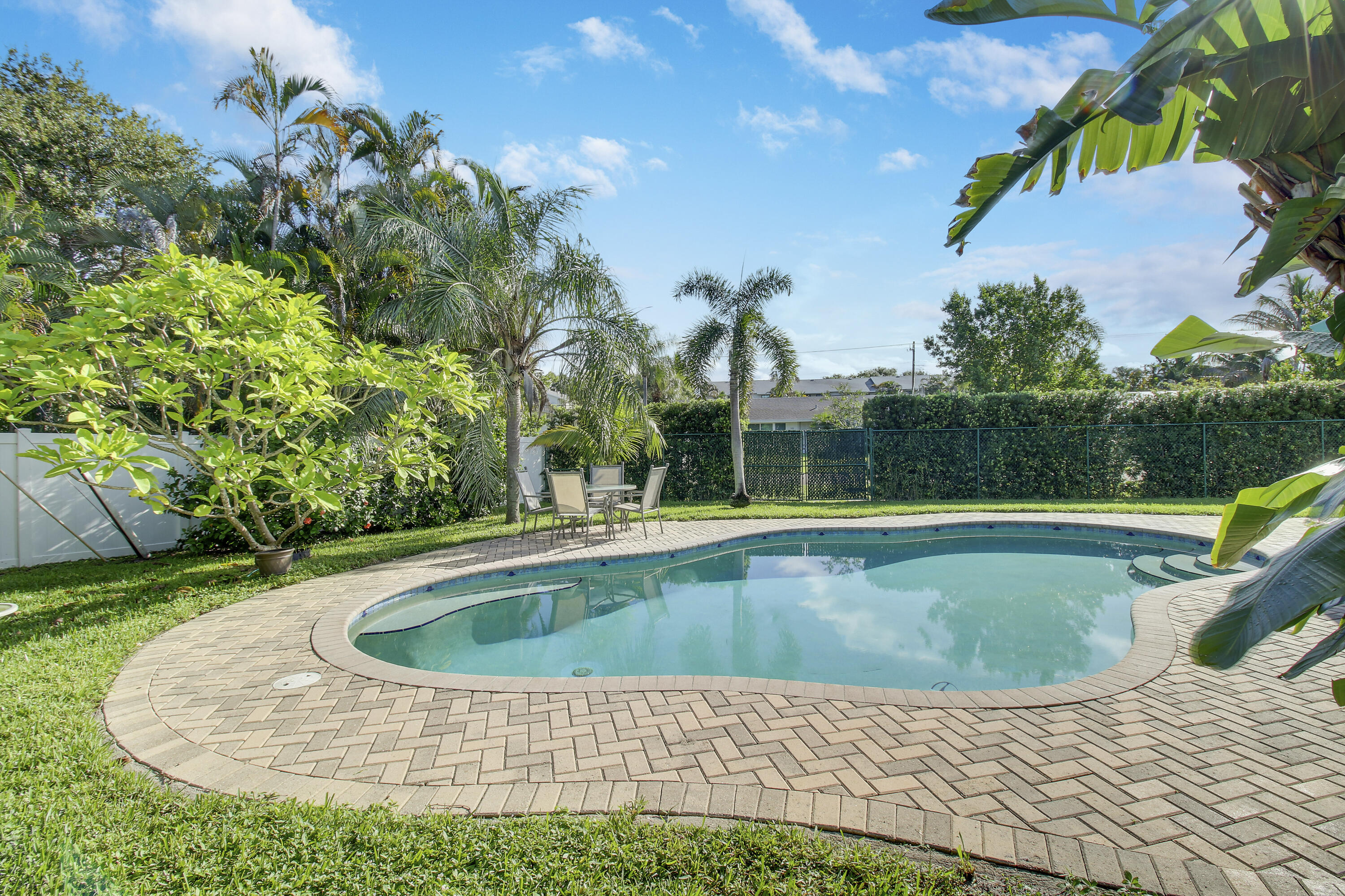 60 Camelia, Tequesta FL 33469