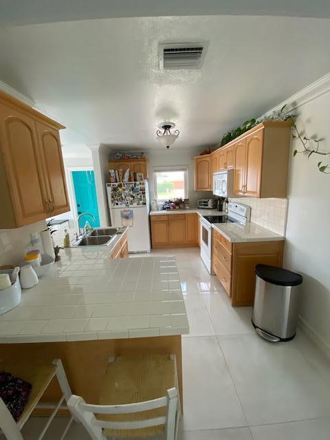 6601 LAKE CLARKE, Lake Clarke Shores FL 33406