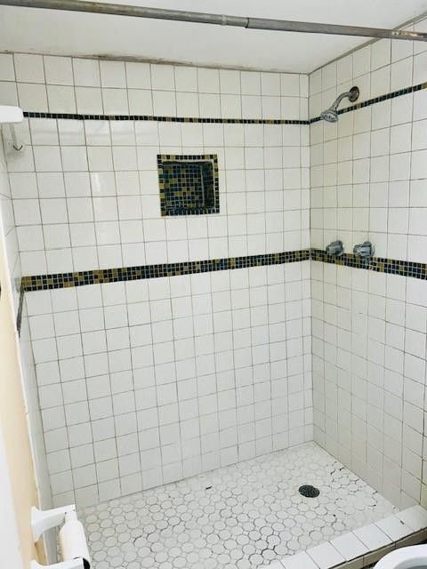 1711 NW 46th #214, Lauderhill FL 33313