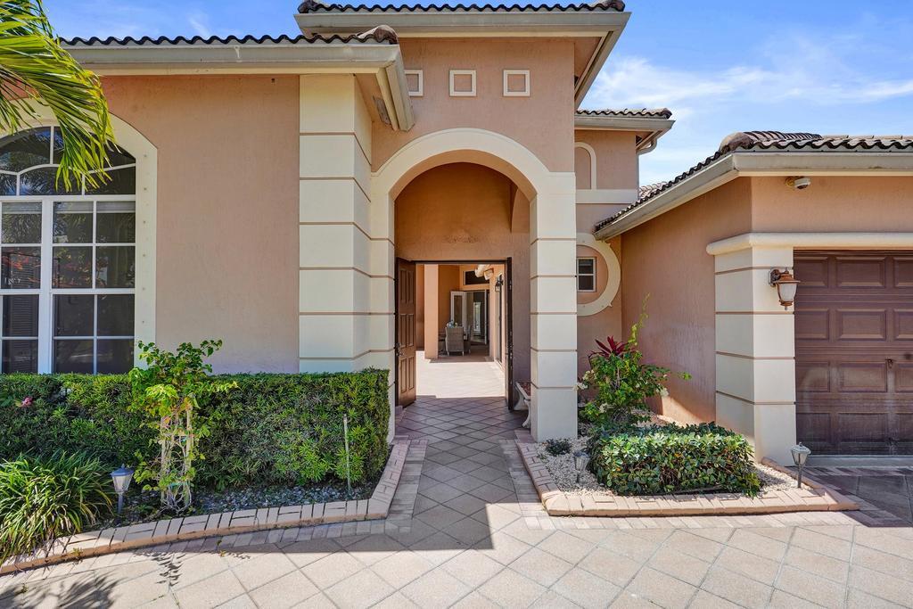 2933 E Fontana, Royal Palm Beach FL 33411