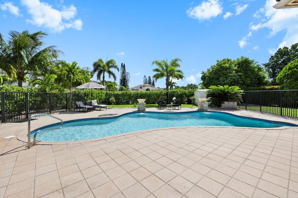 2933 E Fontana, Royal Palm Beach FL 33411