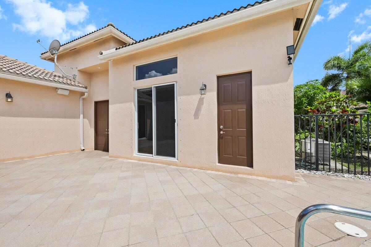 2933 E Fontana, Royal Palm Beach FL 33411