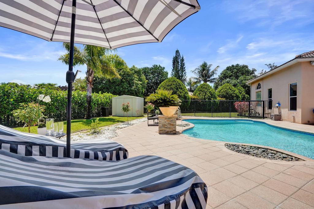 2933 E Fontana, Royal Palm Beach FL 33411