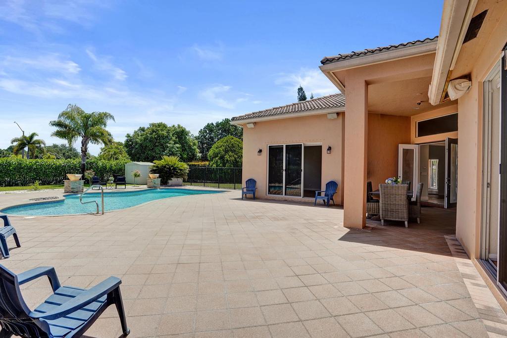 2933 E Fontana, Royal Palm Beach FL 33411