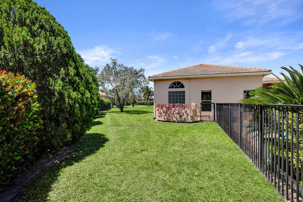 2933 E Fontana, Royal Palm Beach FL 33411