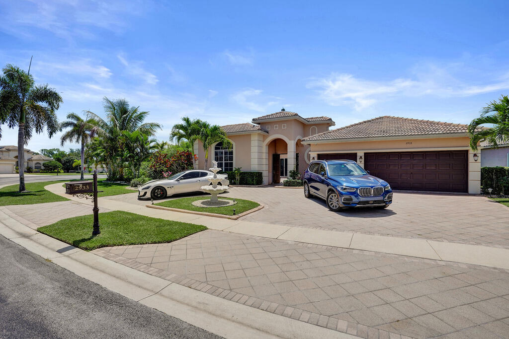 2933 E Fontana, Royal Palm Beach FL 33411