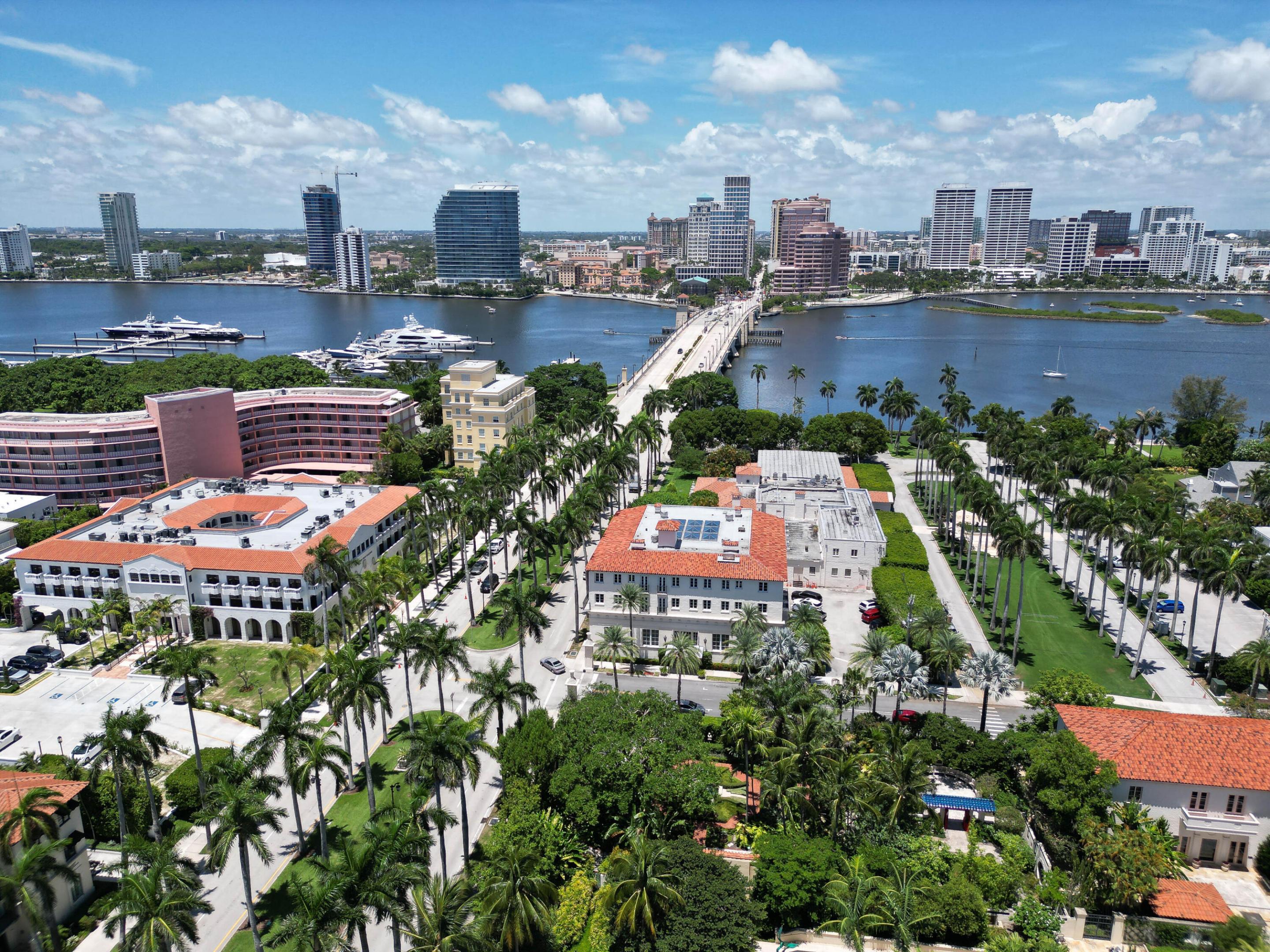 236 Phipps #202, Palm Beach FL 33480