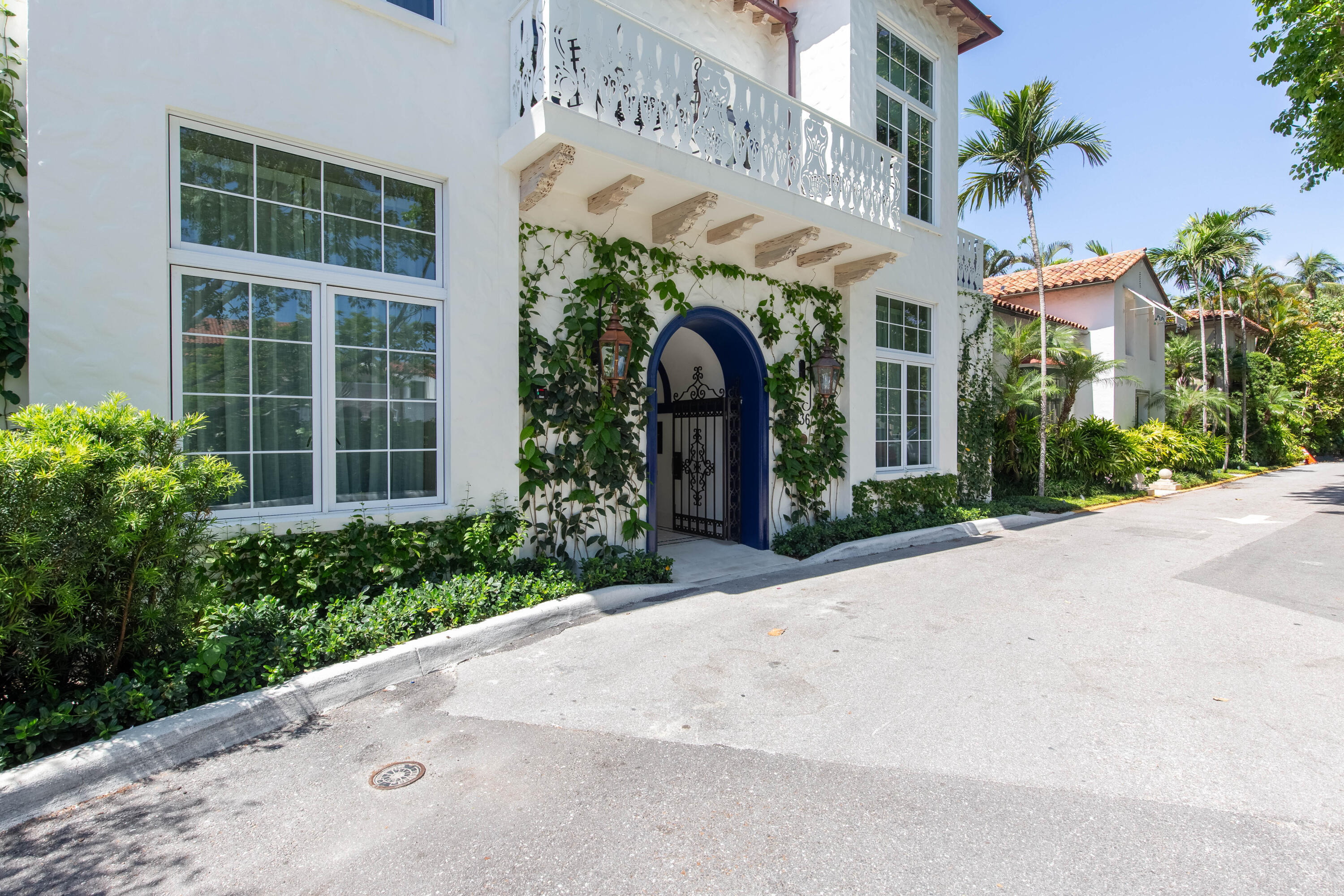 236 Phipps #202, Palm Beach FL 33480