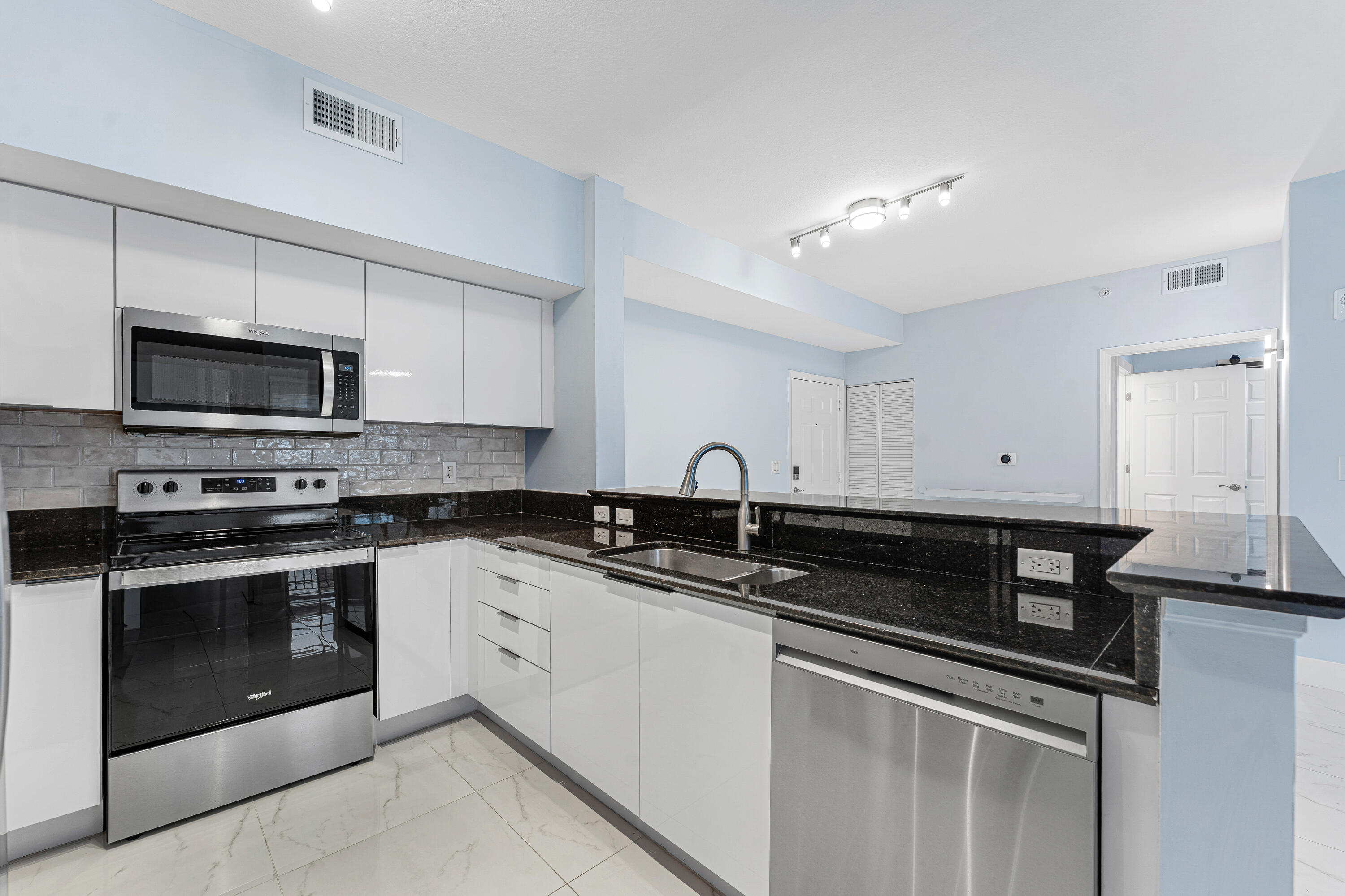 233 S Federal #605, Boca Raton FL 33432