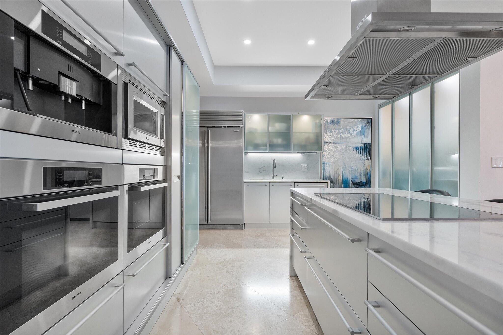 18201 Collins #3704, Sunny Isles Beach FL 33160