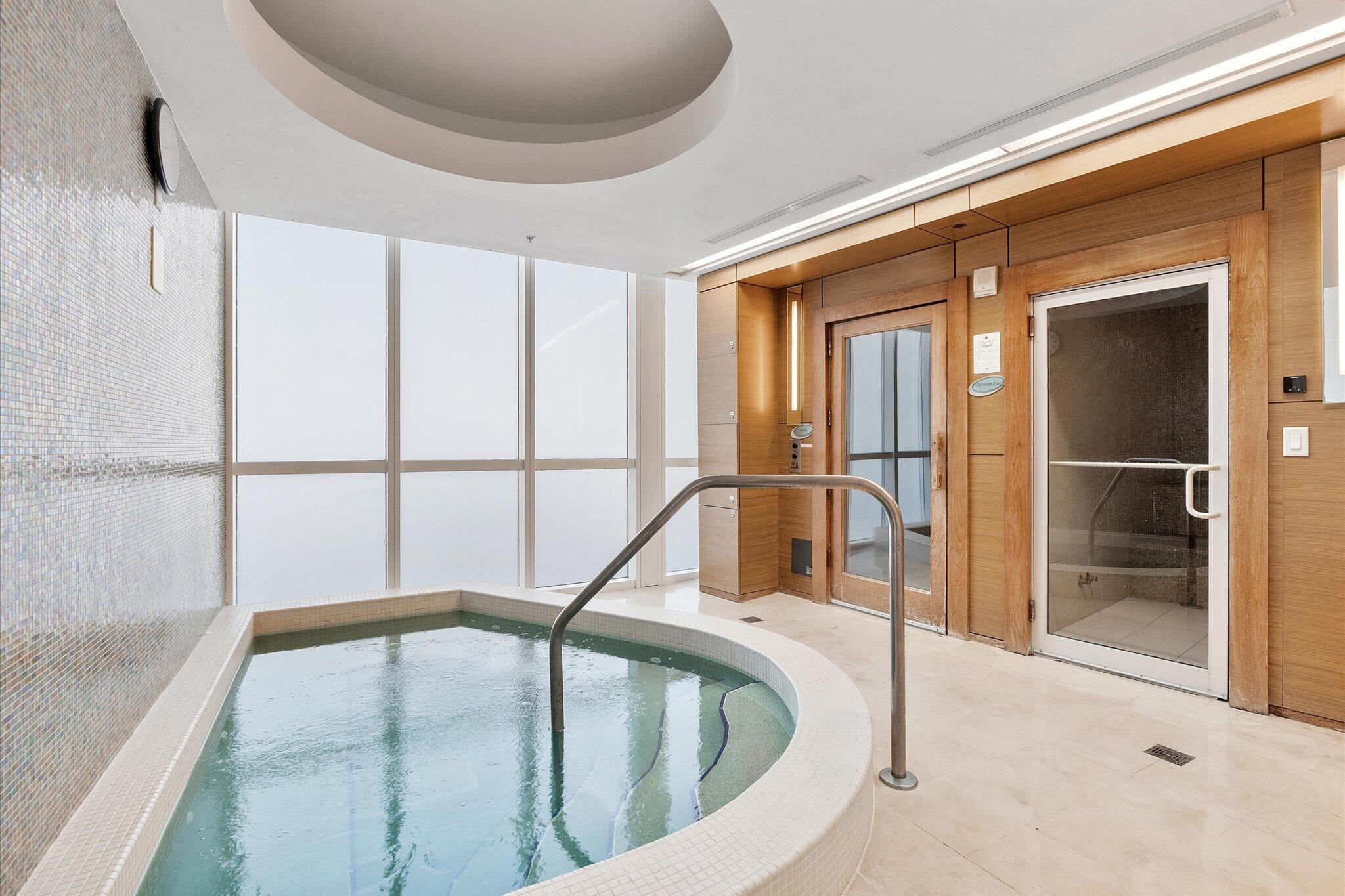 18201 Collins #3704, Sunny Isles Beach FL 33160