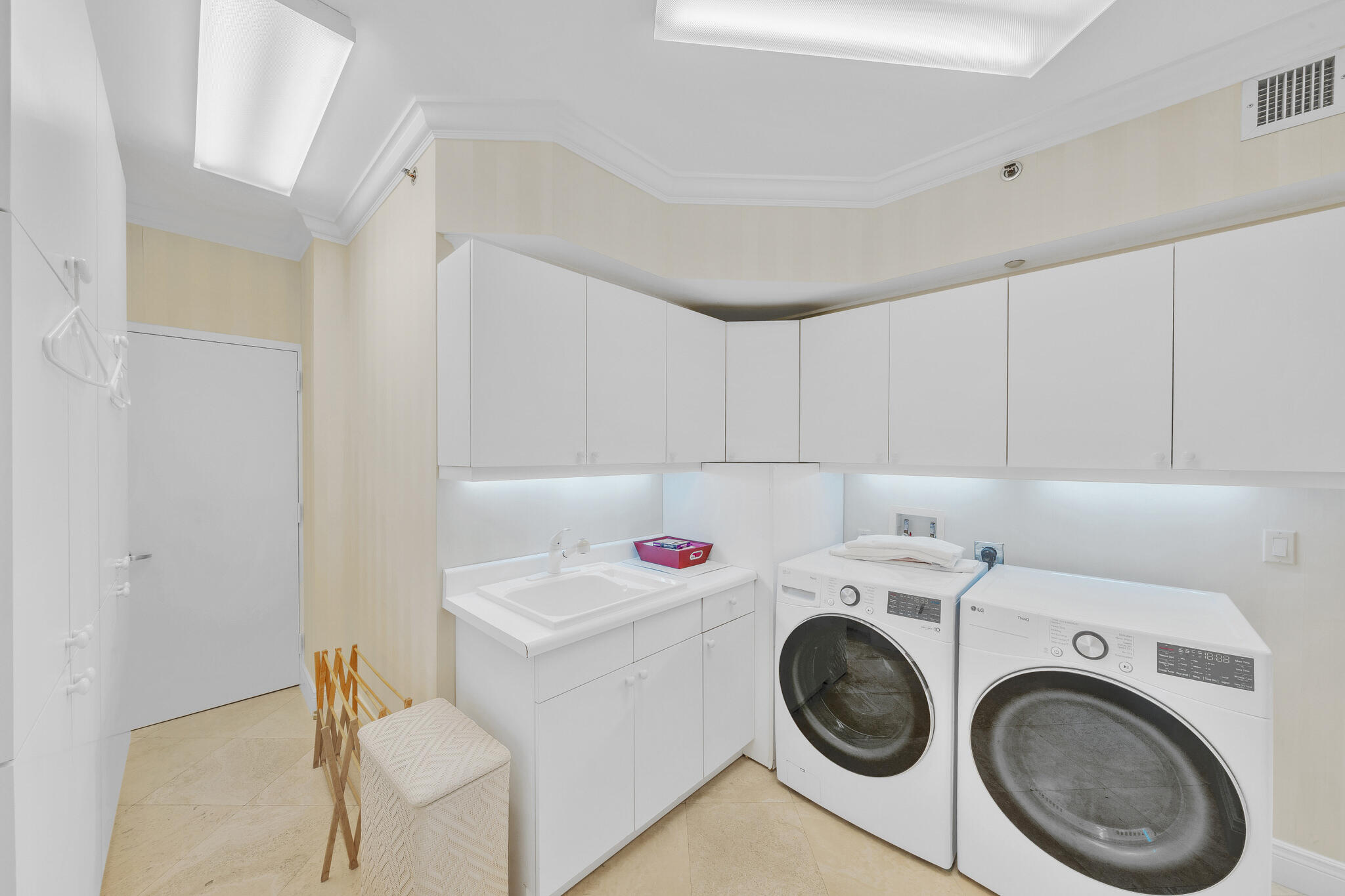 3720 S OCEAN #1508, Highland Beach FL 33487