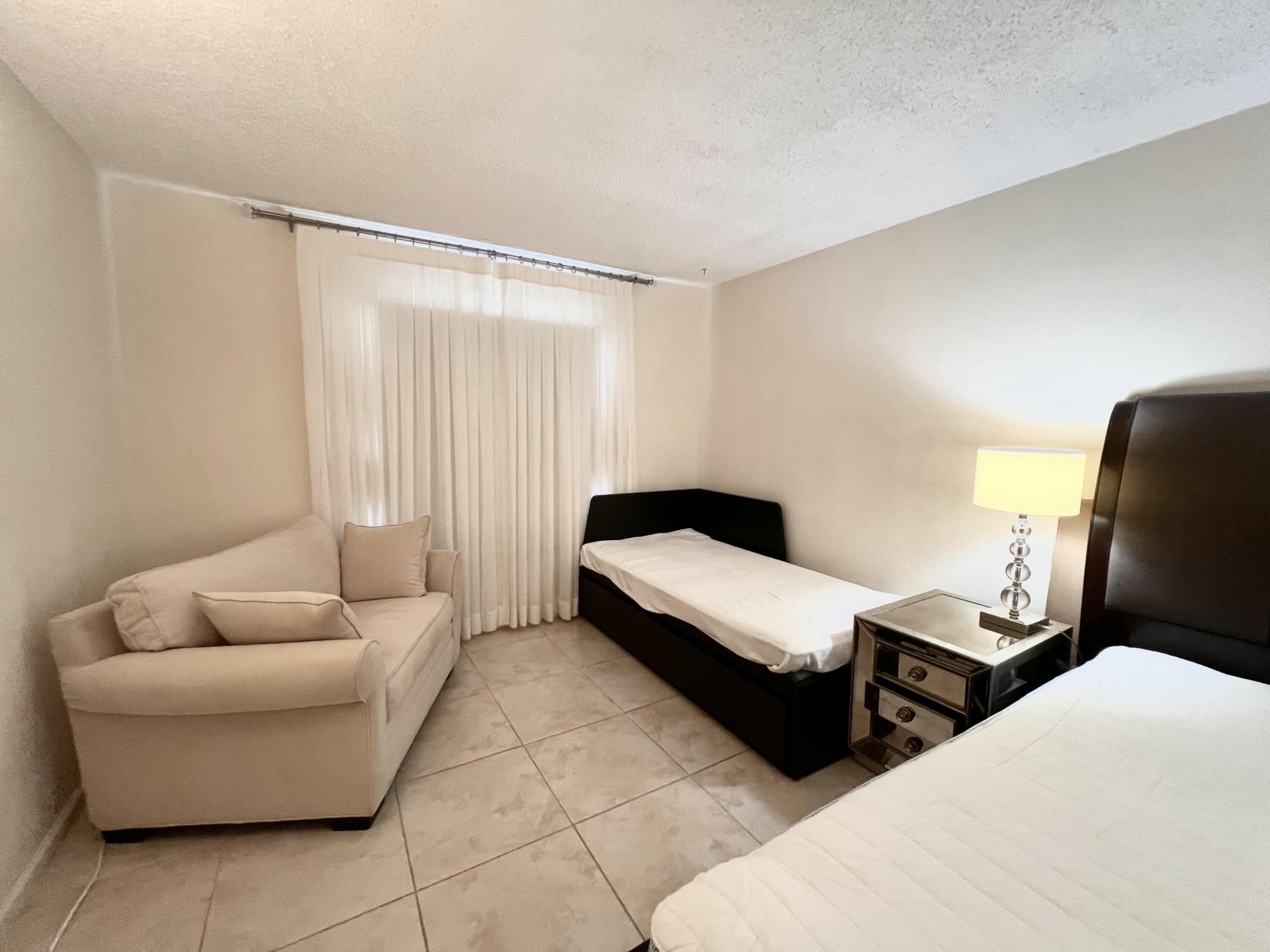 6421 BAY CLUB #3, Fort Lauderdale FL 33308