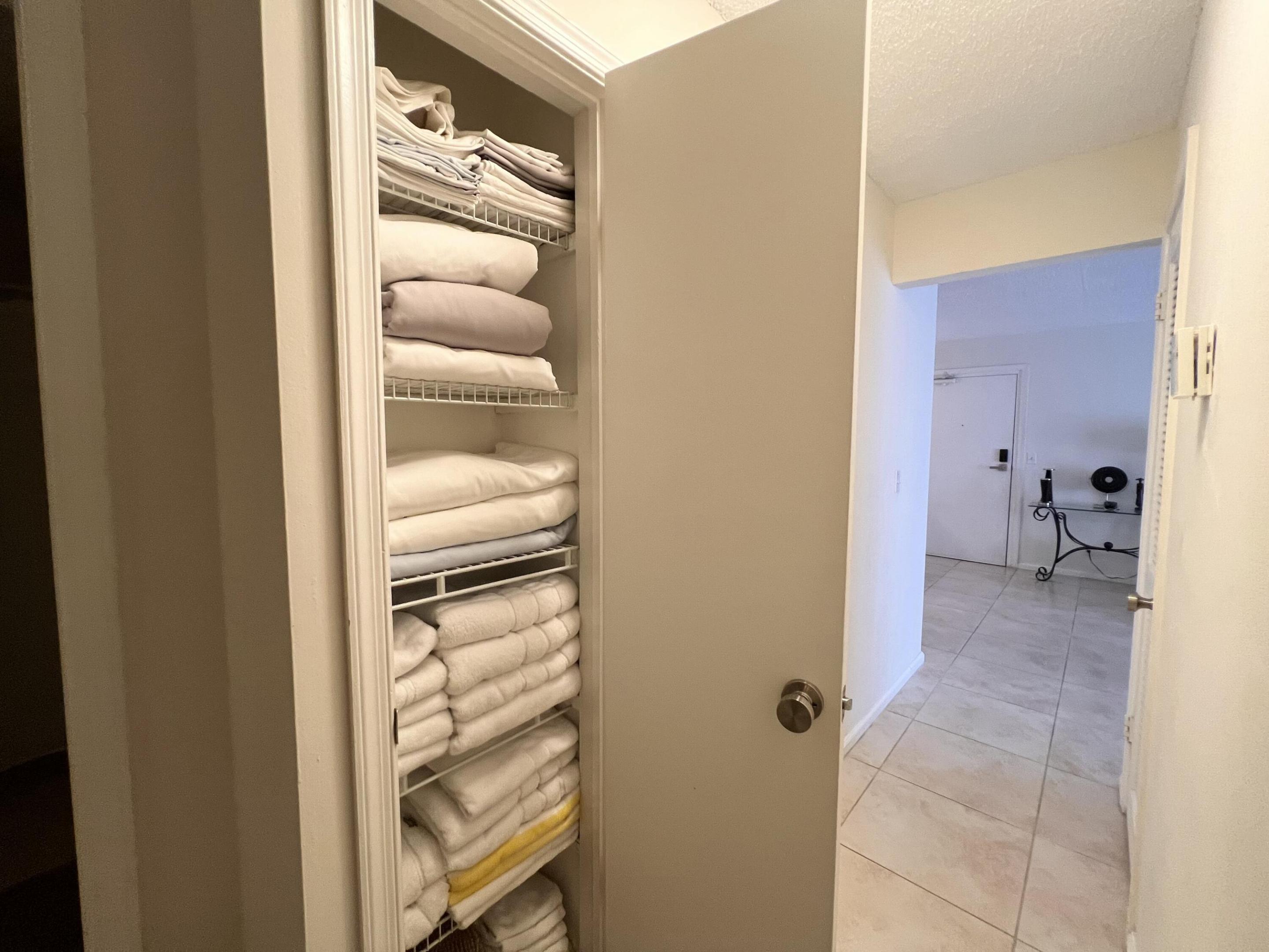 6421 BAY CLUB #3, Fort Lauderdale FL 33308