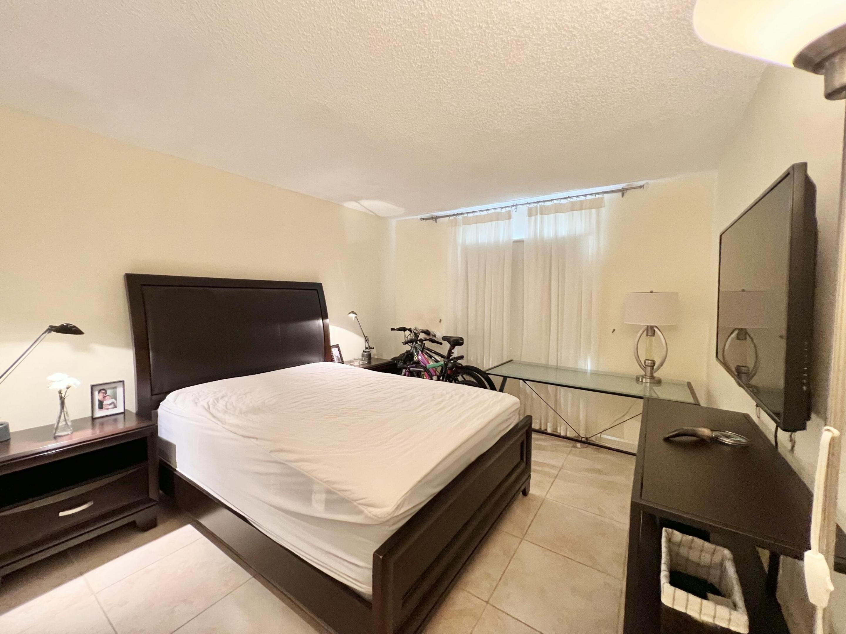 6421 BAY CLUB #3, Fort Lauderdale FL 33308
