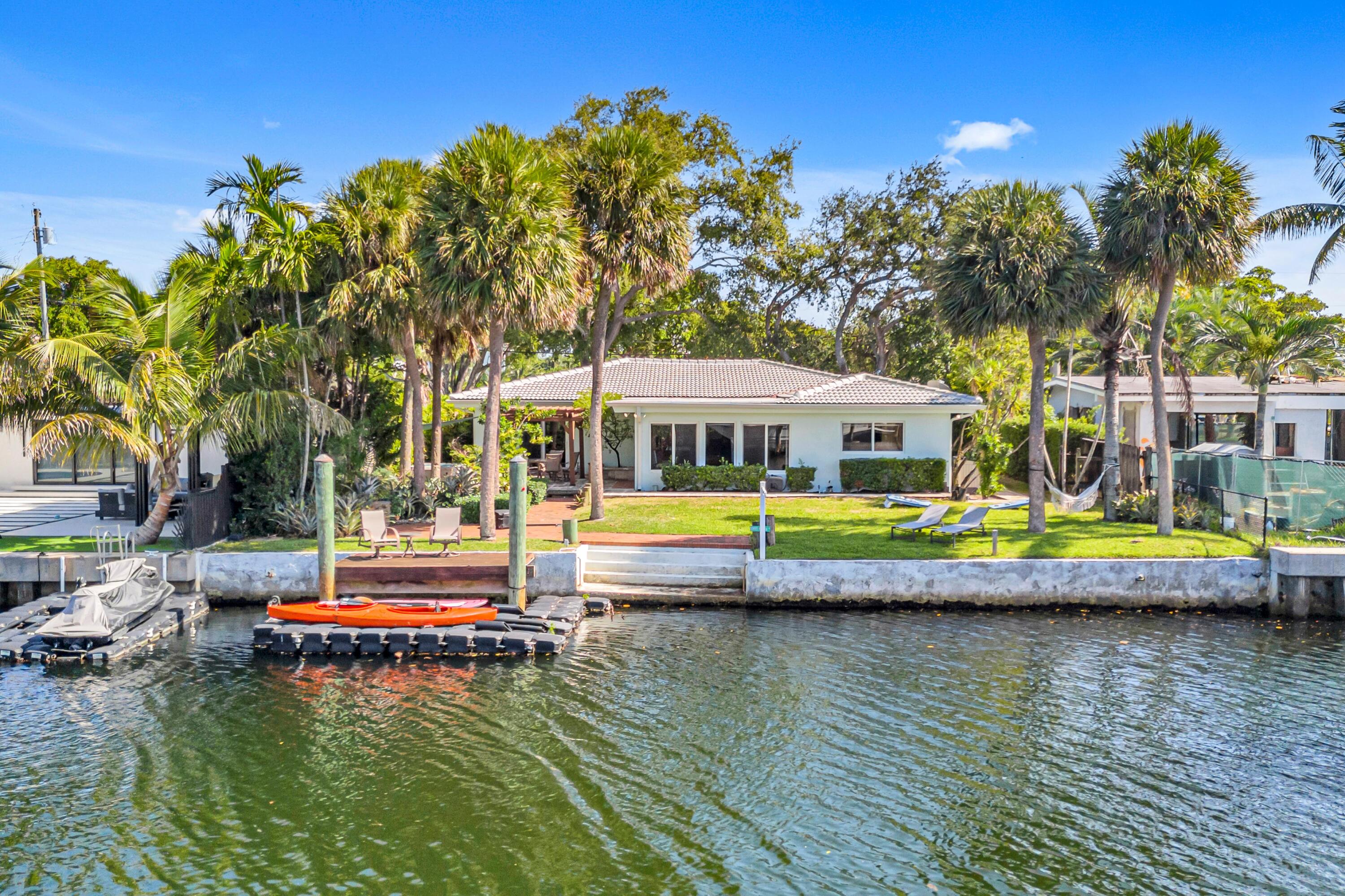 1995 Ixora, North Miami FL 33181