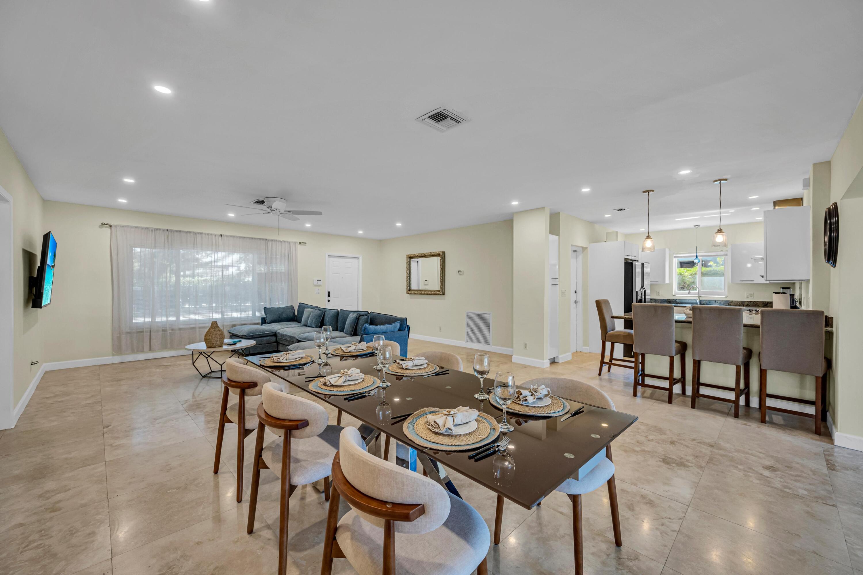 1995 Ixora, North Miami FL 33181