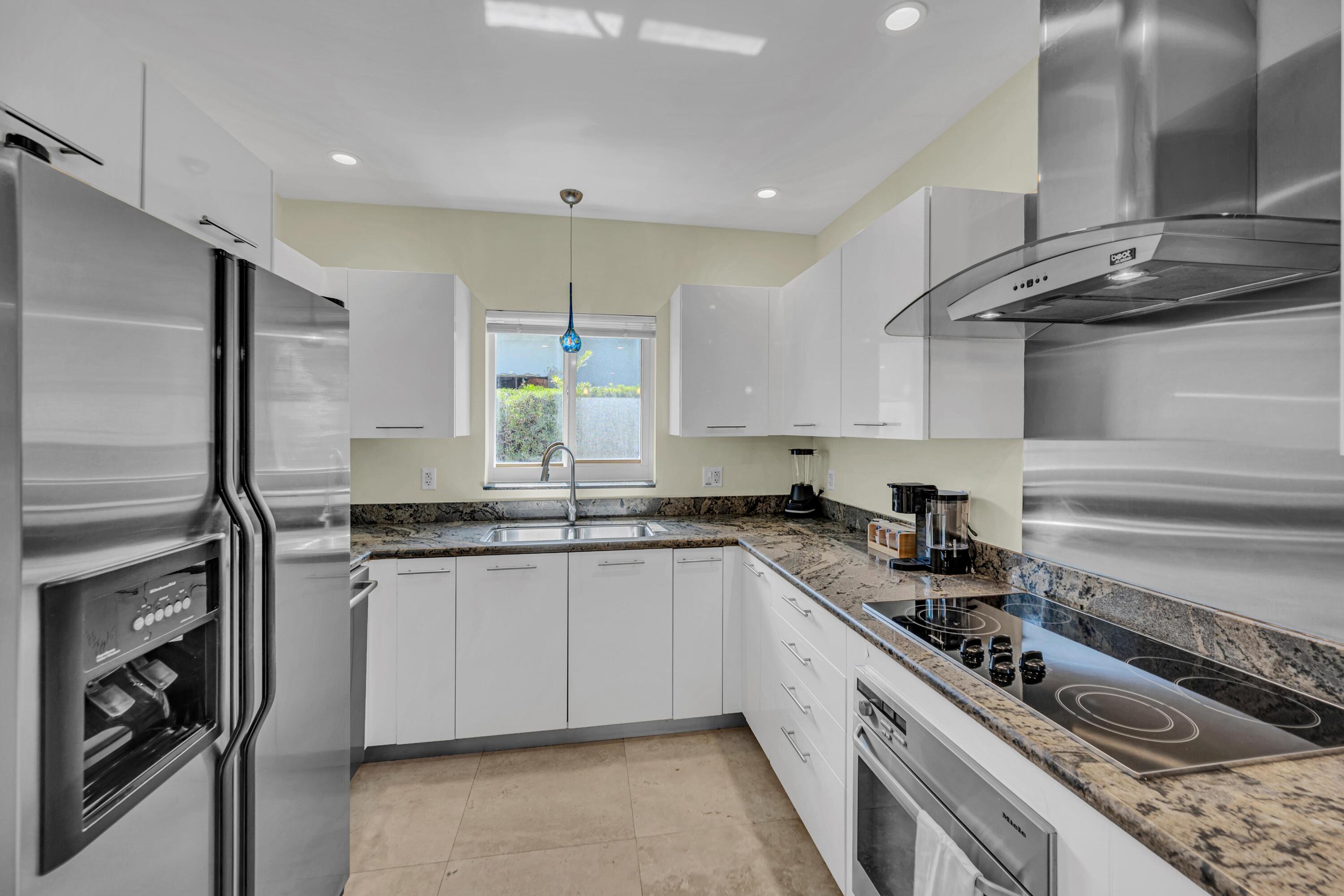 1995 Ixora, North Miami FL 33181