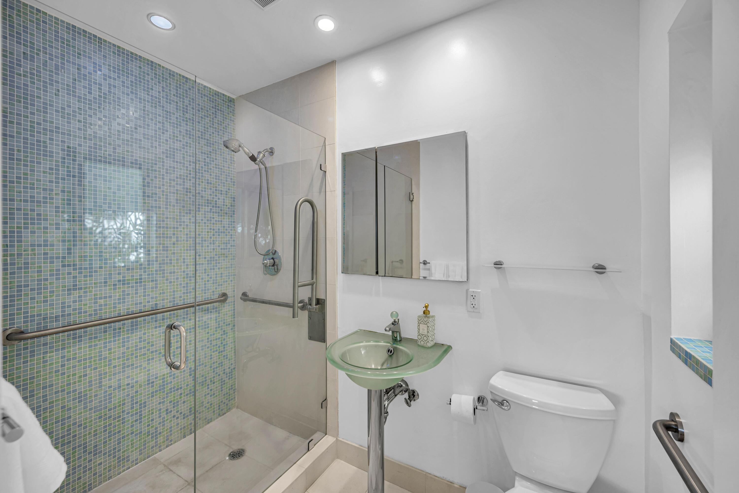 1995 Ixora, North Miami FL 33181