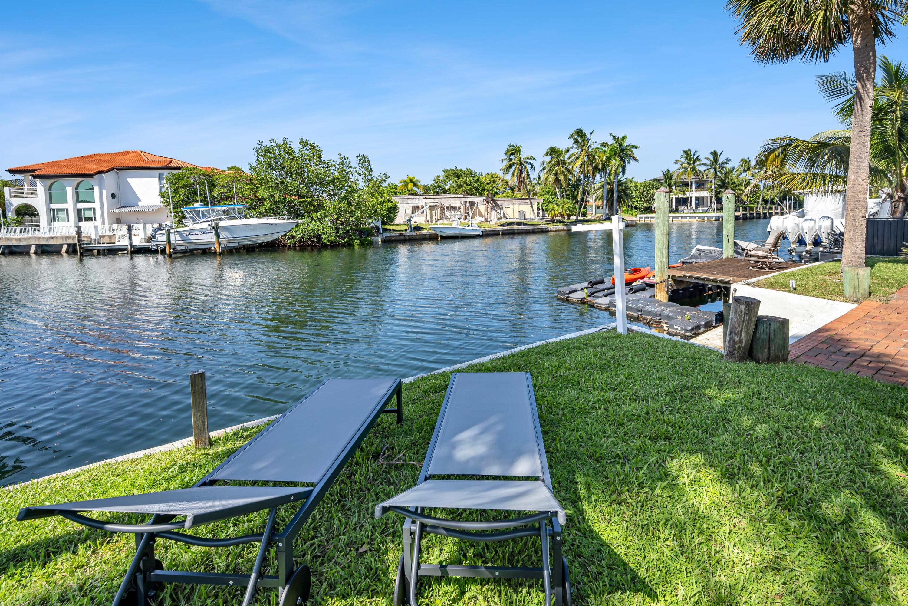 1995 Ixora, North Miami FL 33181