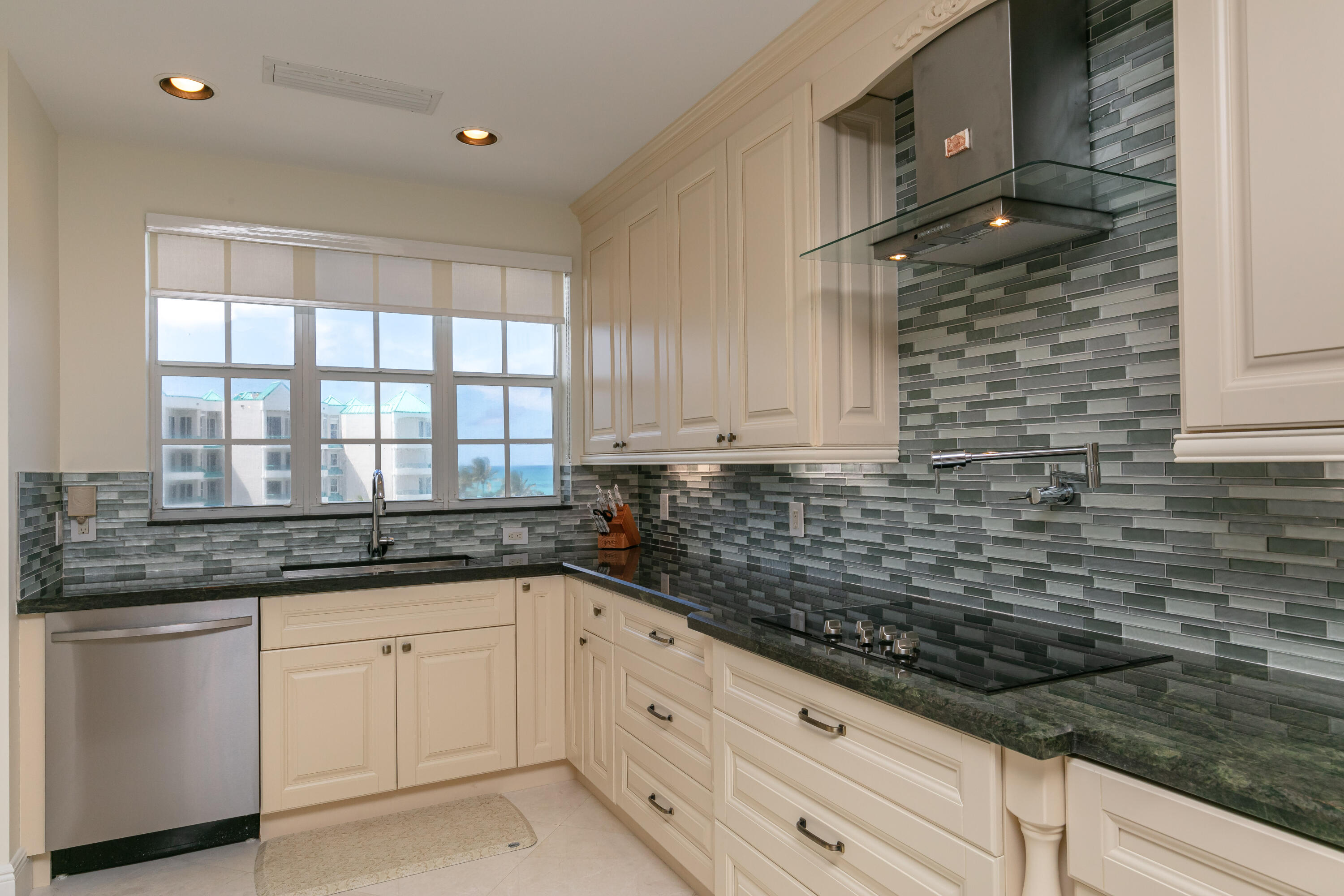 3000 S HIGHWAY A1A #601, Jupiter FL 33477