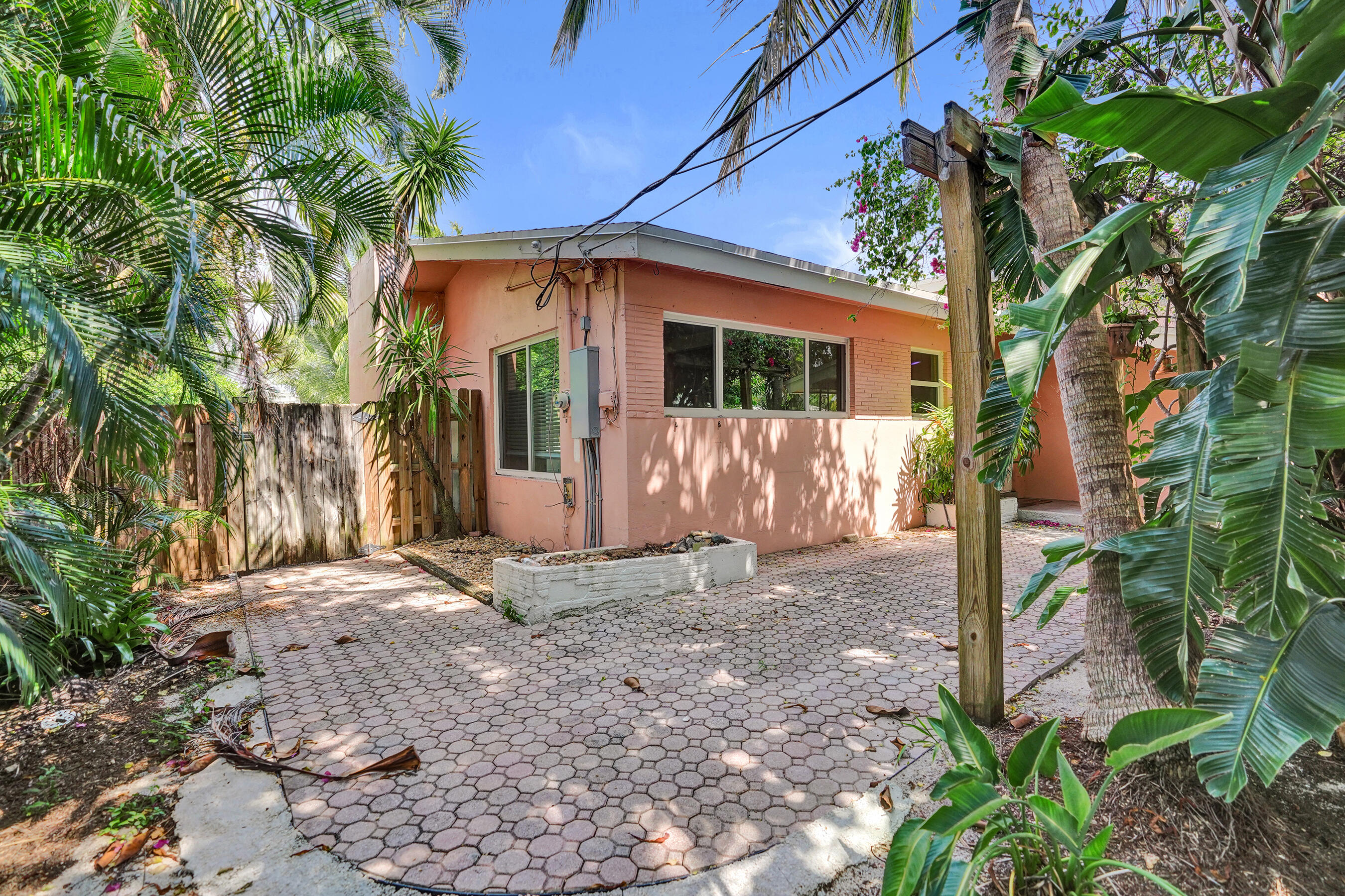 460 SE 18TH, Deerfield Beach FL 33441