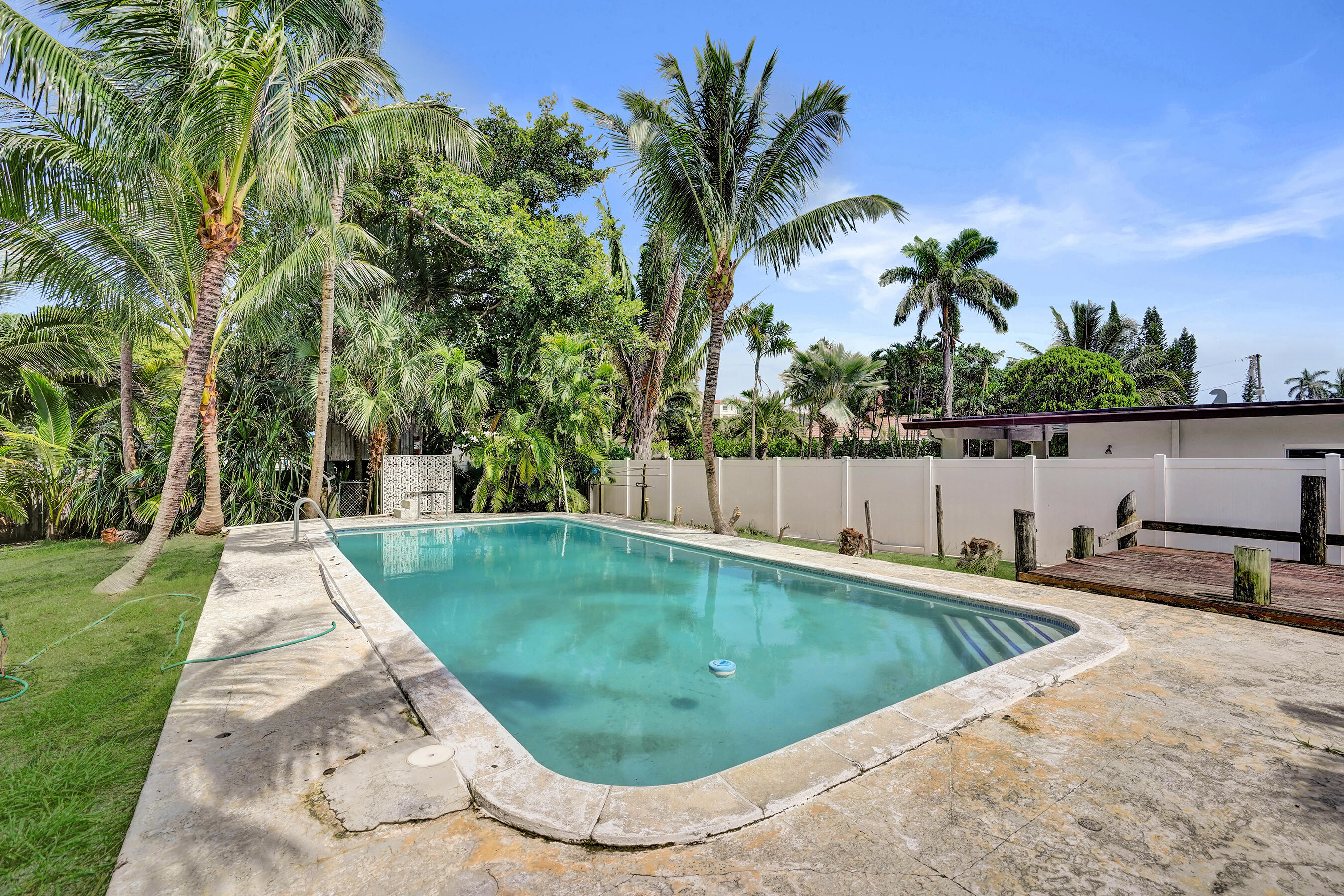 460 SE 18TH, Deerfield Beach FL 33441
