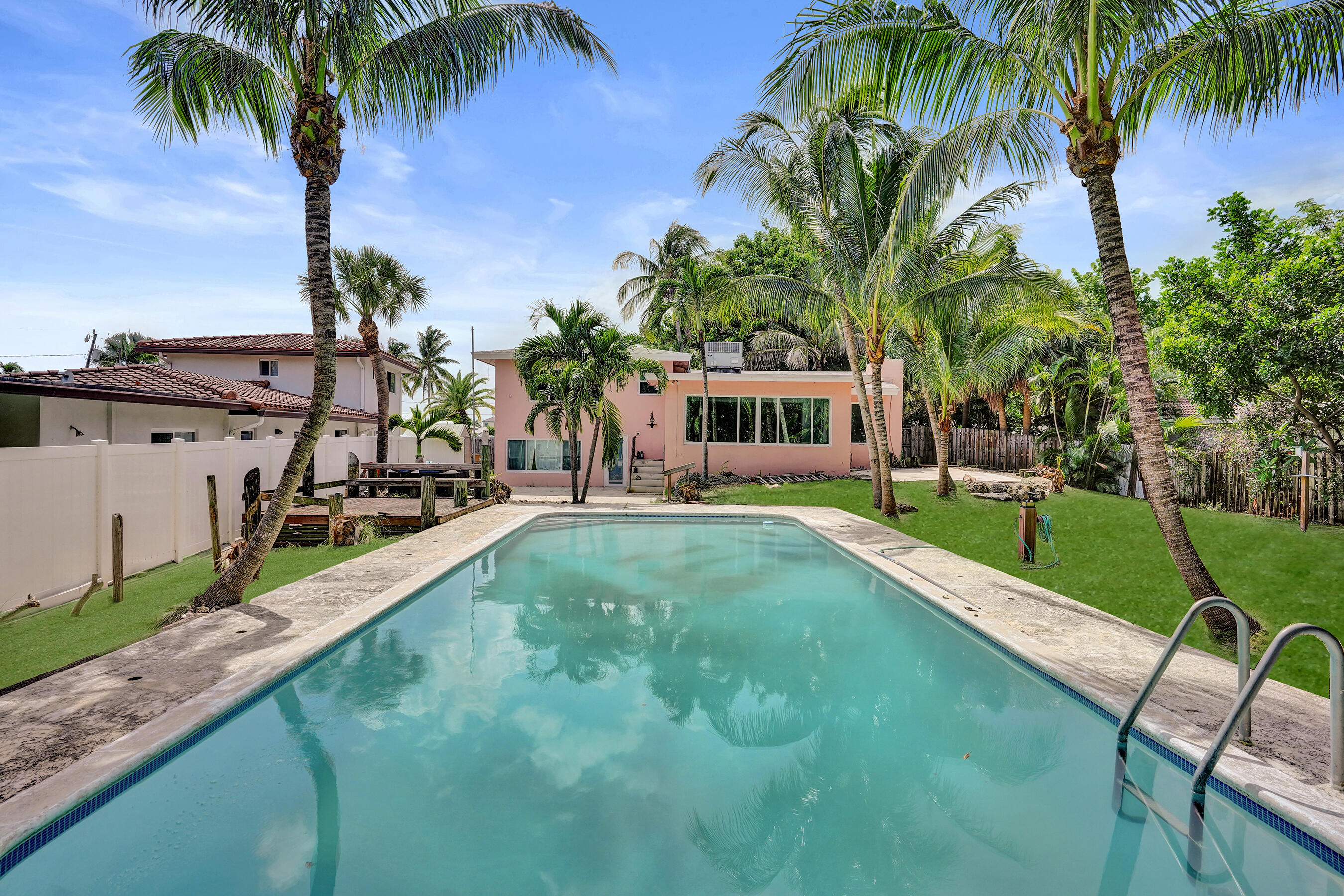 460 SE 18TH, Deerfield Beach FL 33441