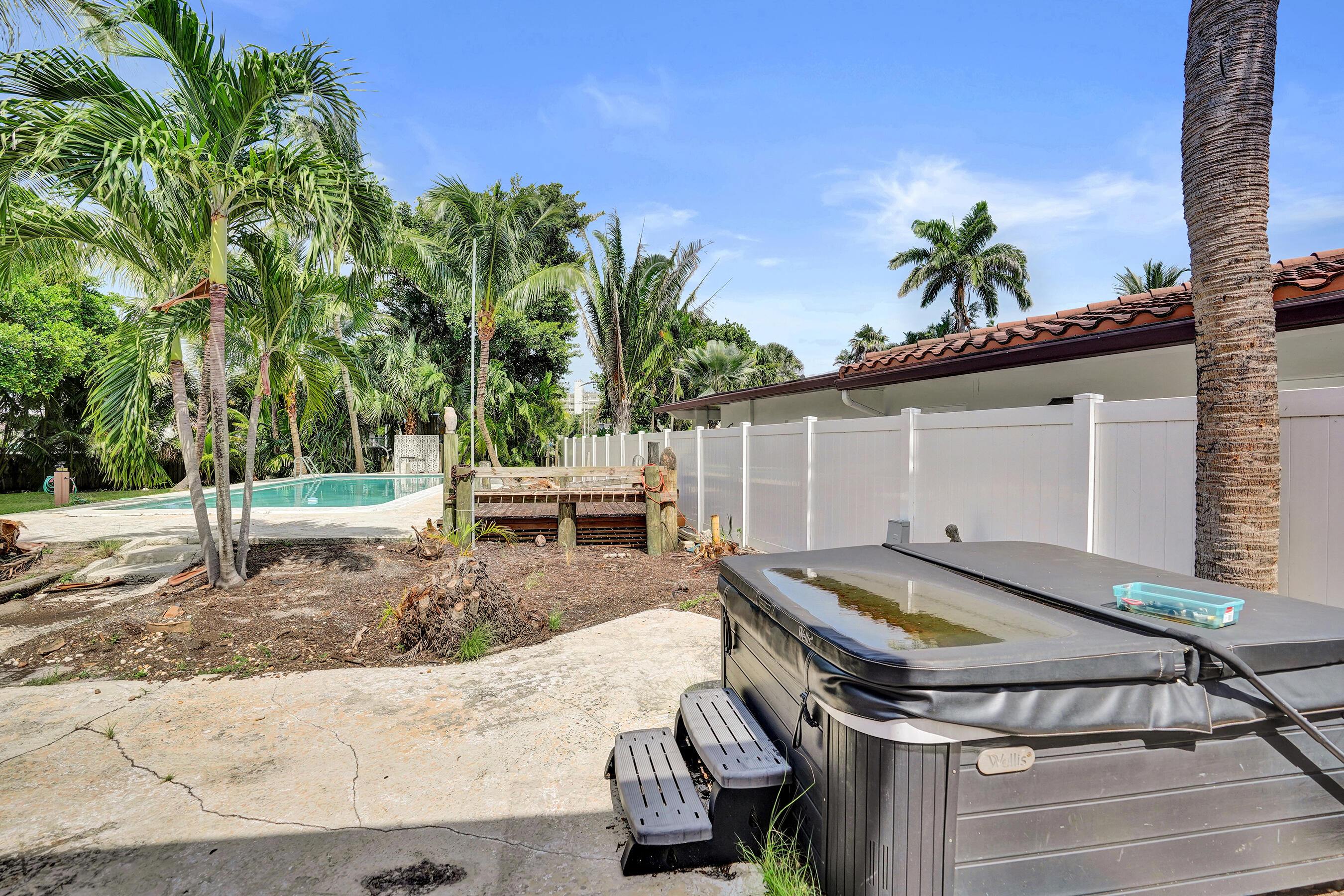 460 SE 18TH, Deerfield Beach FL 33441