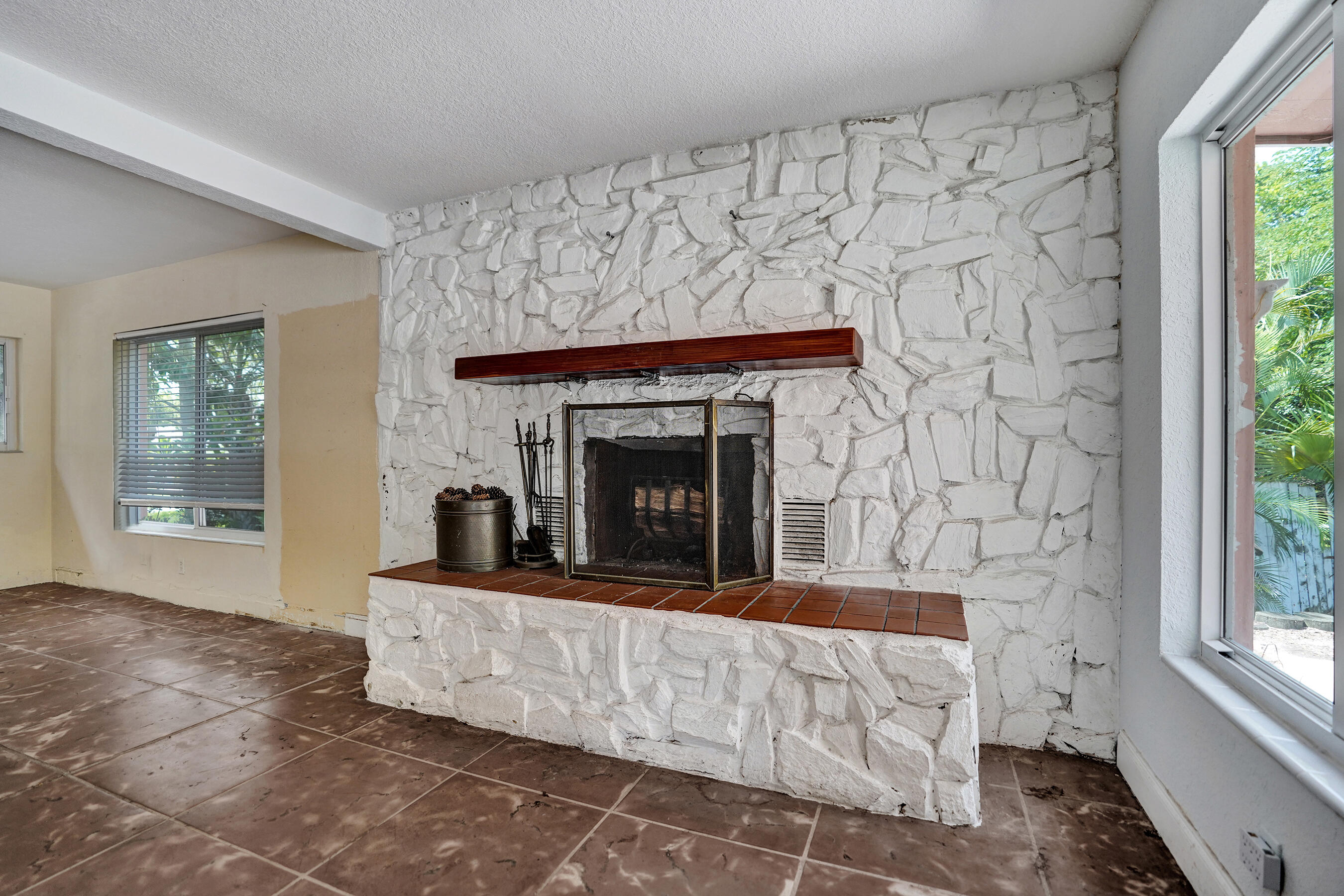 460 SE 18TH, Deerfield Beach FL 33441