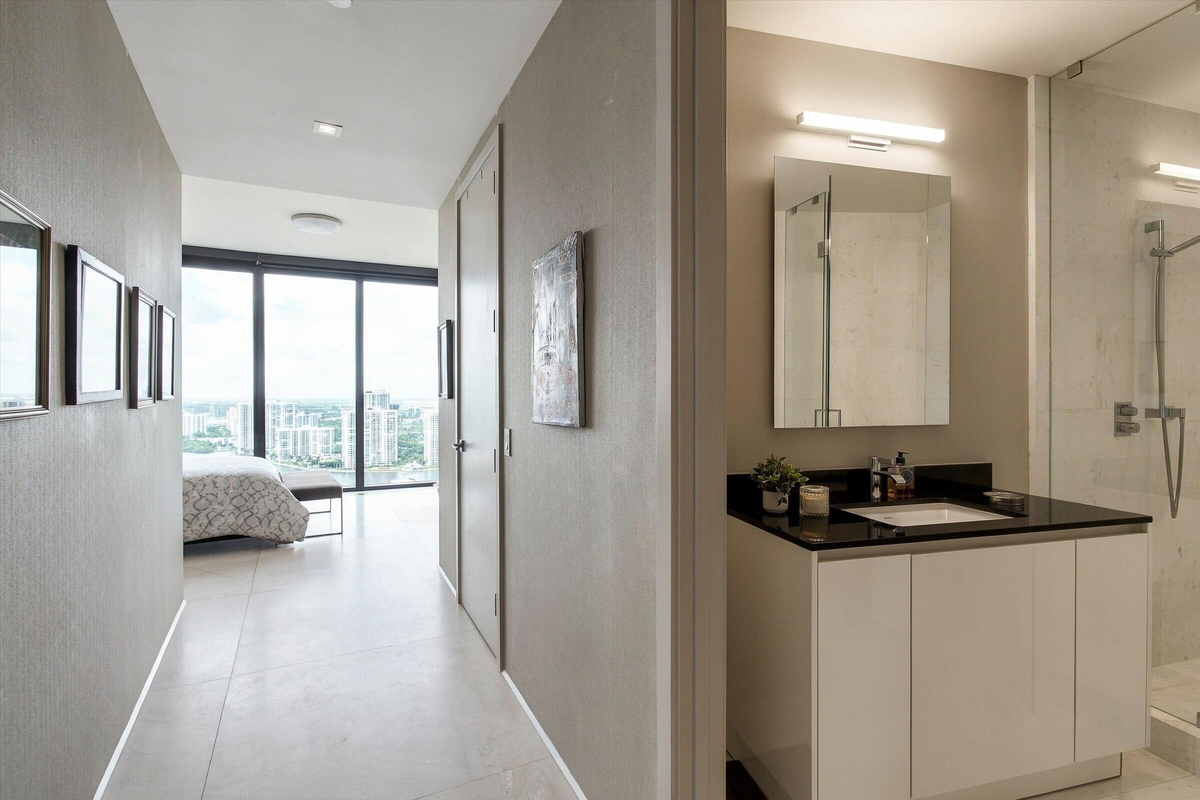 18555 Collins #3303, Sunny Isles Beach FL 33160