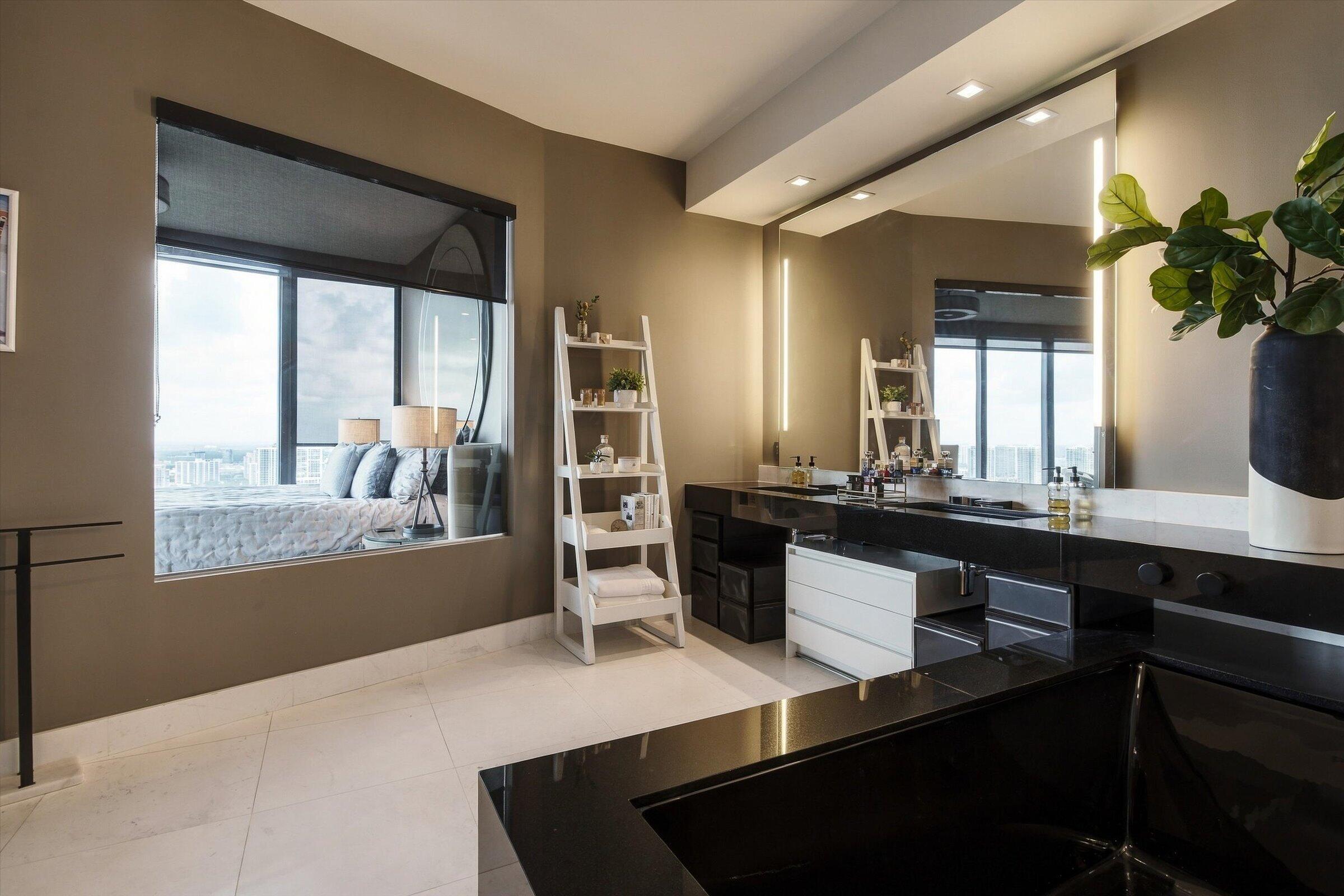 18555 Collins #3303, Sunny Isles Beach FL 33160