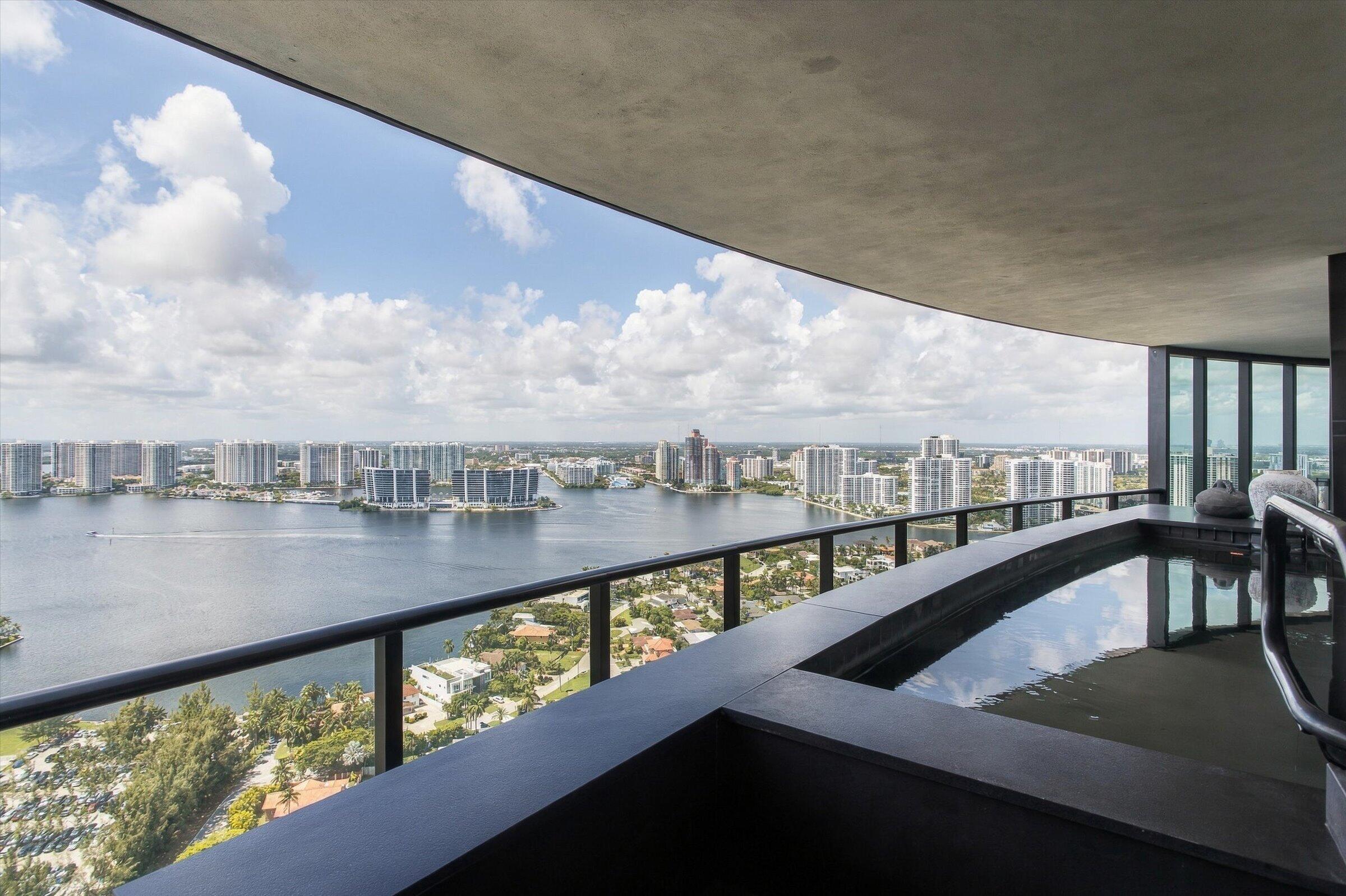 18555 Collins #3303, Sunny Isles Beach FL 33160