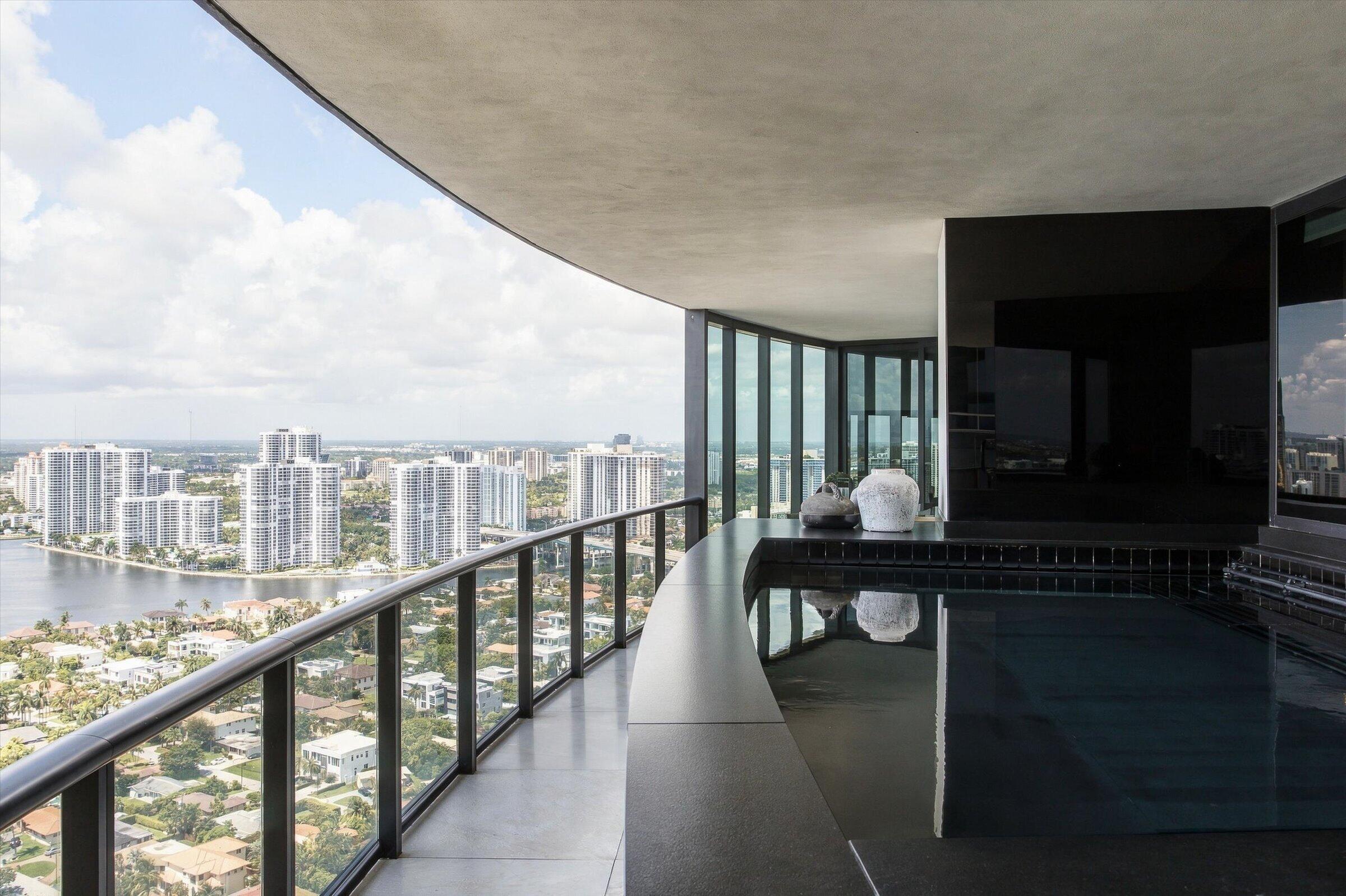 18555 Collins #3303, Sunny Isles Beach FL 33160