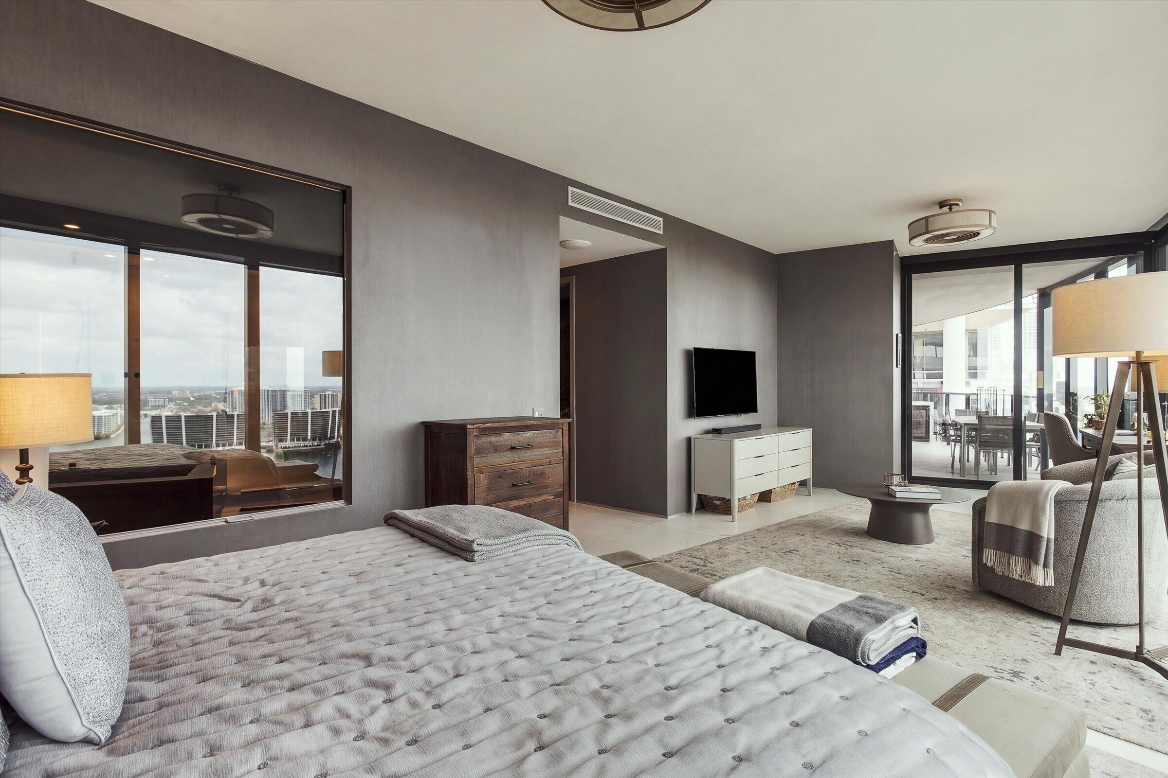 18555 Collins #3303, Sunny Isles Beach FL 33160
