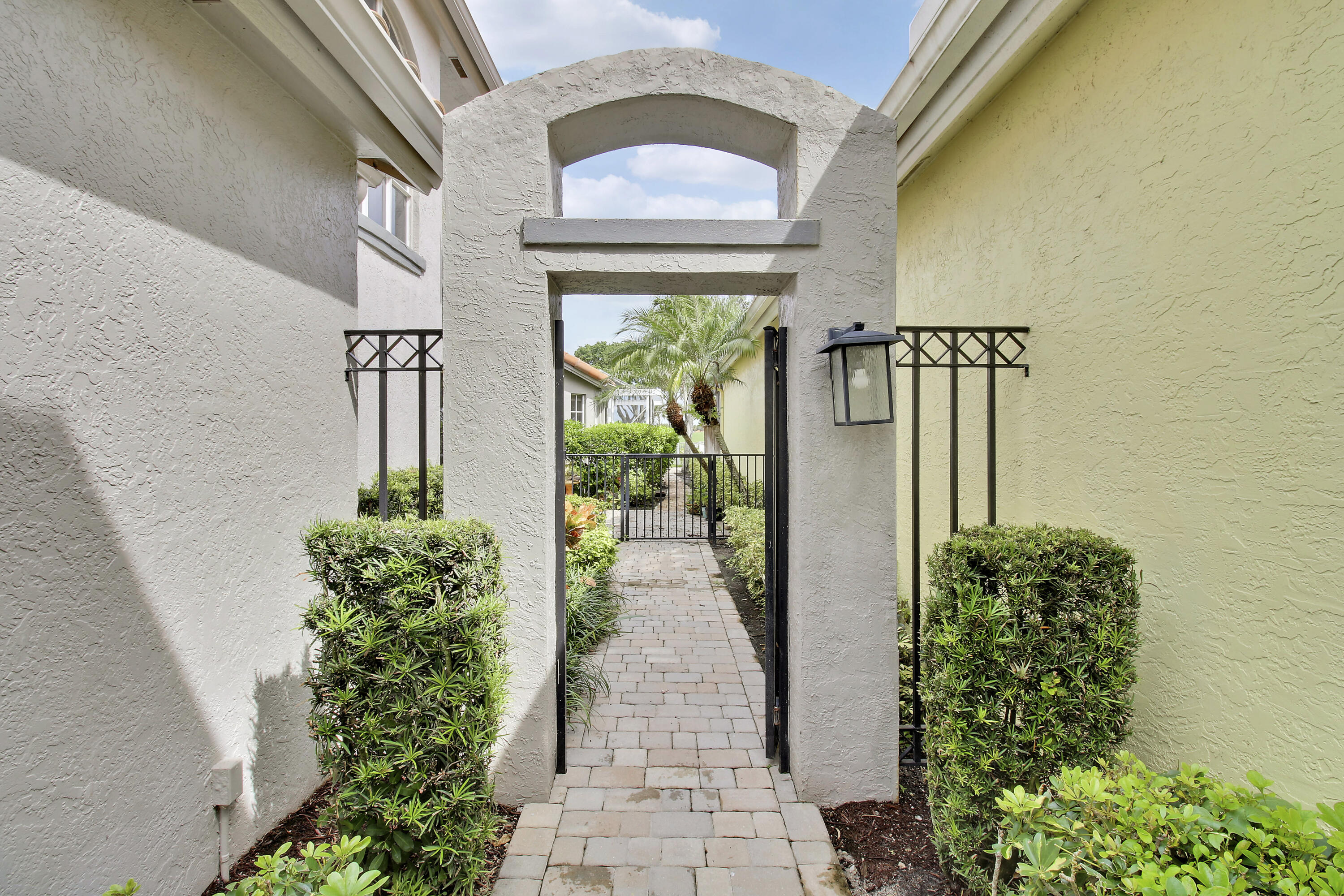 10375 OSPREY, West Palm Beach FL 33412