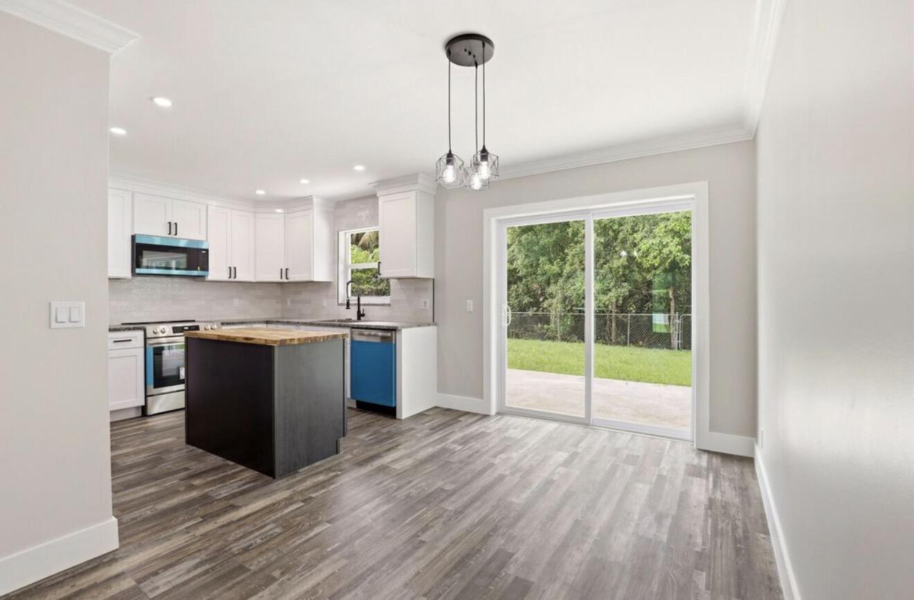 15409 Los Angeles, Loxahatchee FL 33470