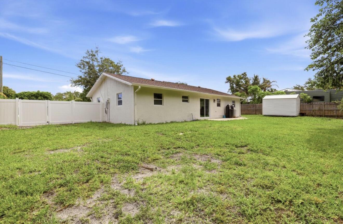 15409 Los Angeles, Loxahatchee FL 33470
