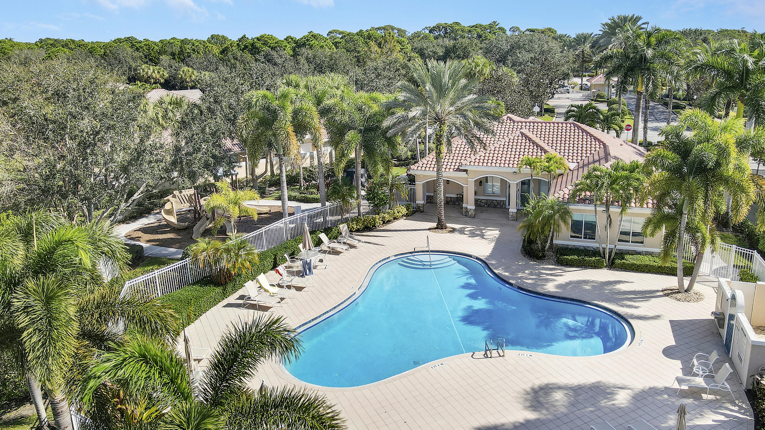 4718 Dovehill, Palm Beach Gardens FL 33418