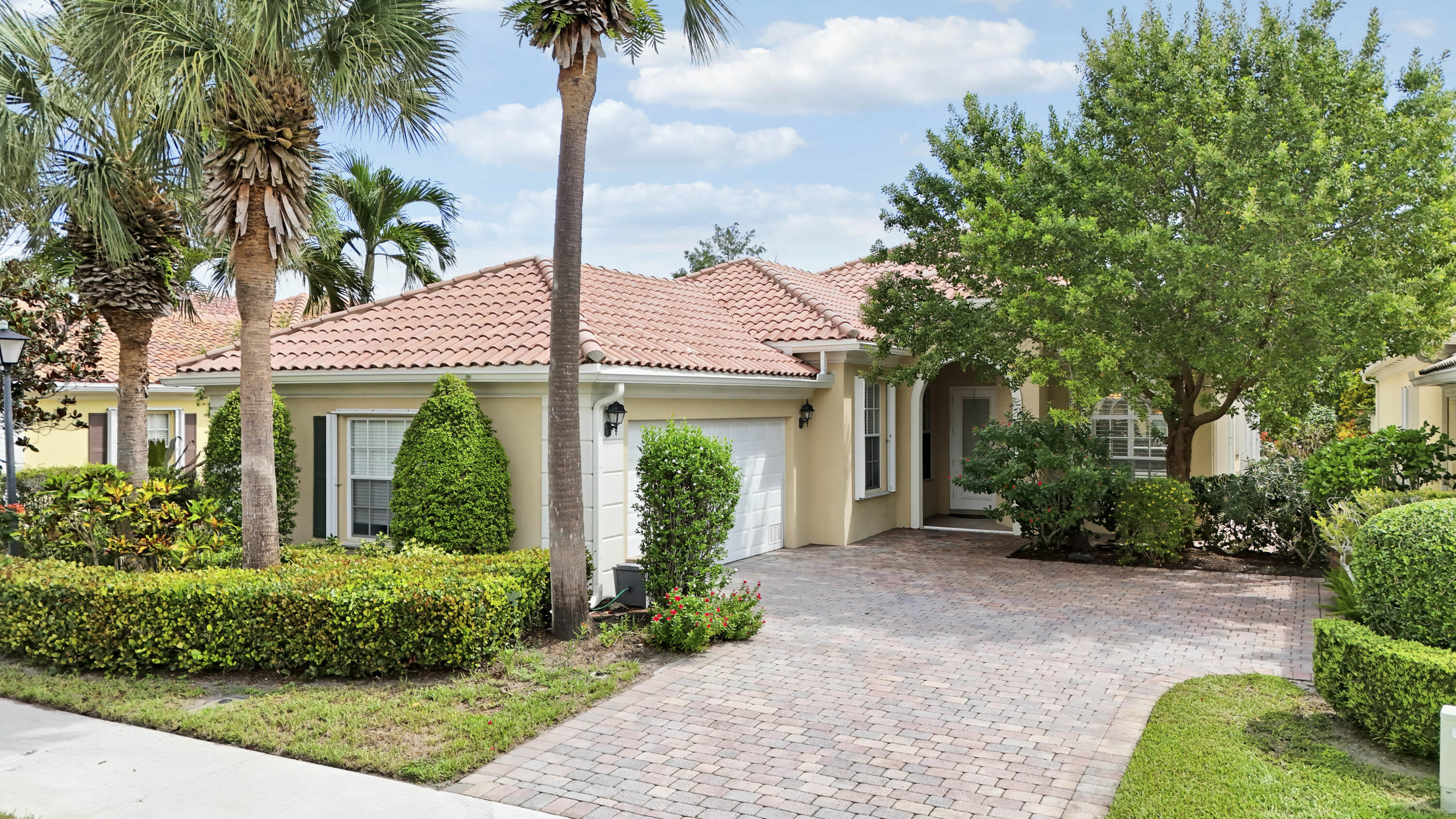 4718 Dovehill, Palm Beach Gardens FL 33418