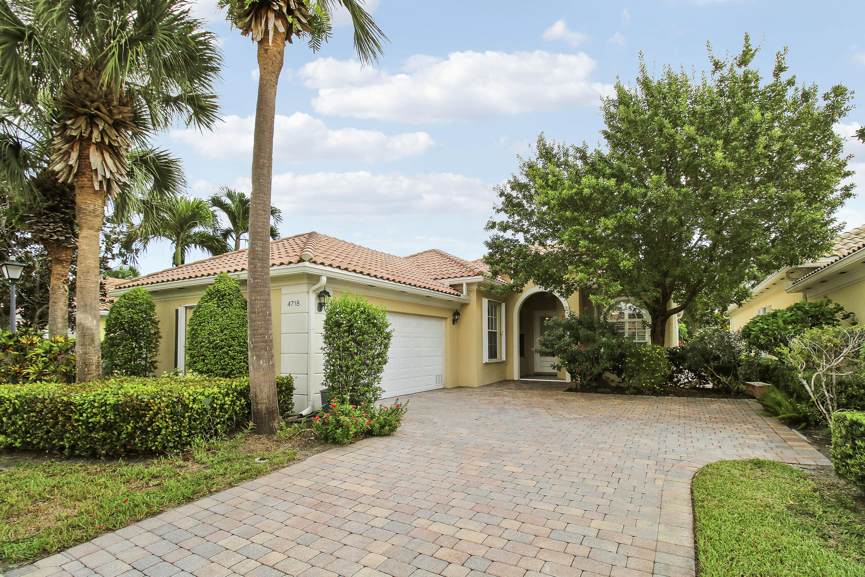 4718 Dovehill, Palm Beach Gardens FL 33418