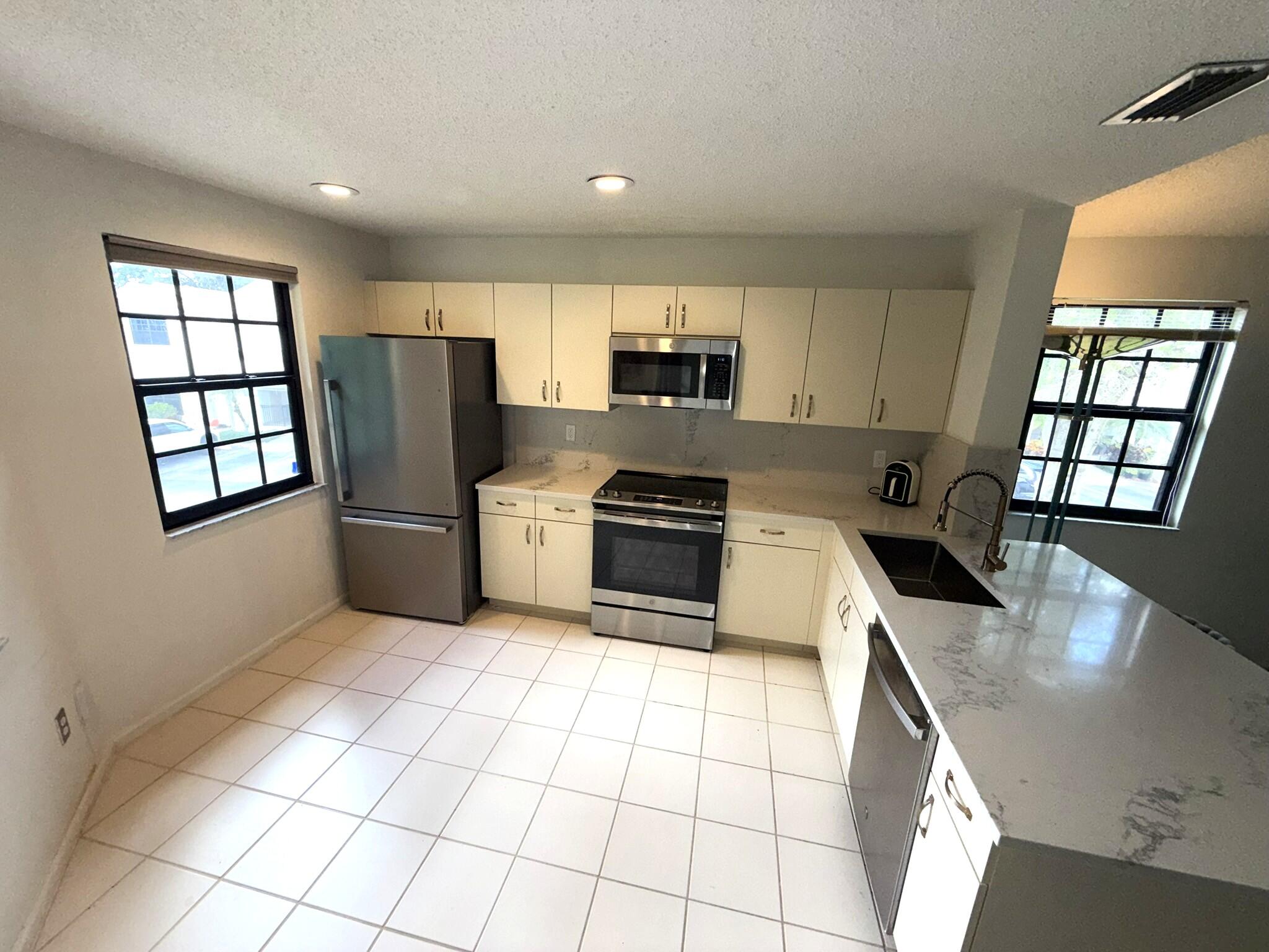 6690 Montego Bay #F, Boca Raton FL 33433