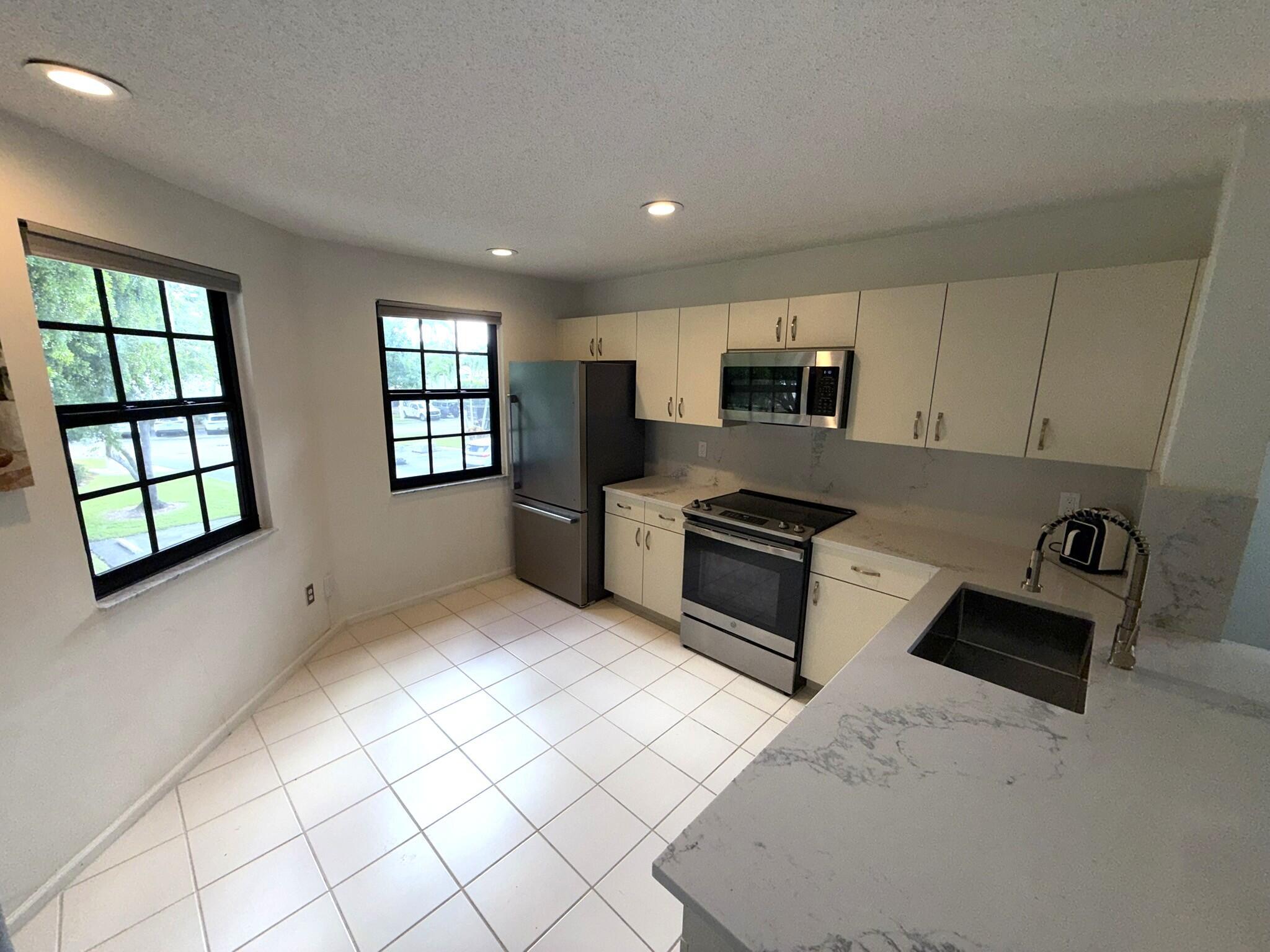 6690 Montego Bay #F, Boca Raton FL 33433