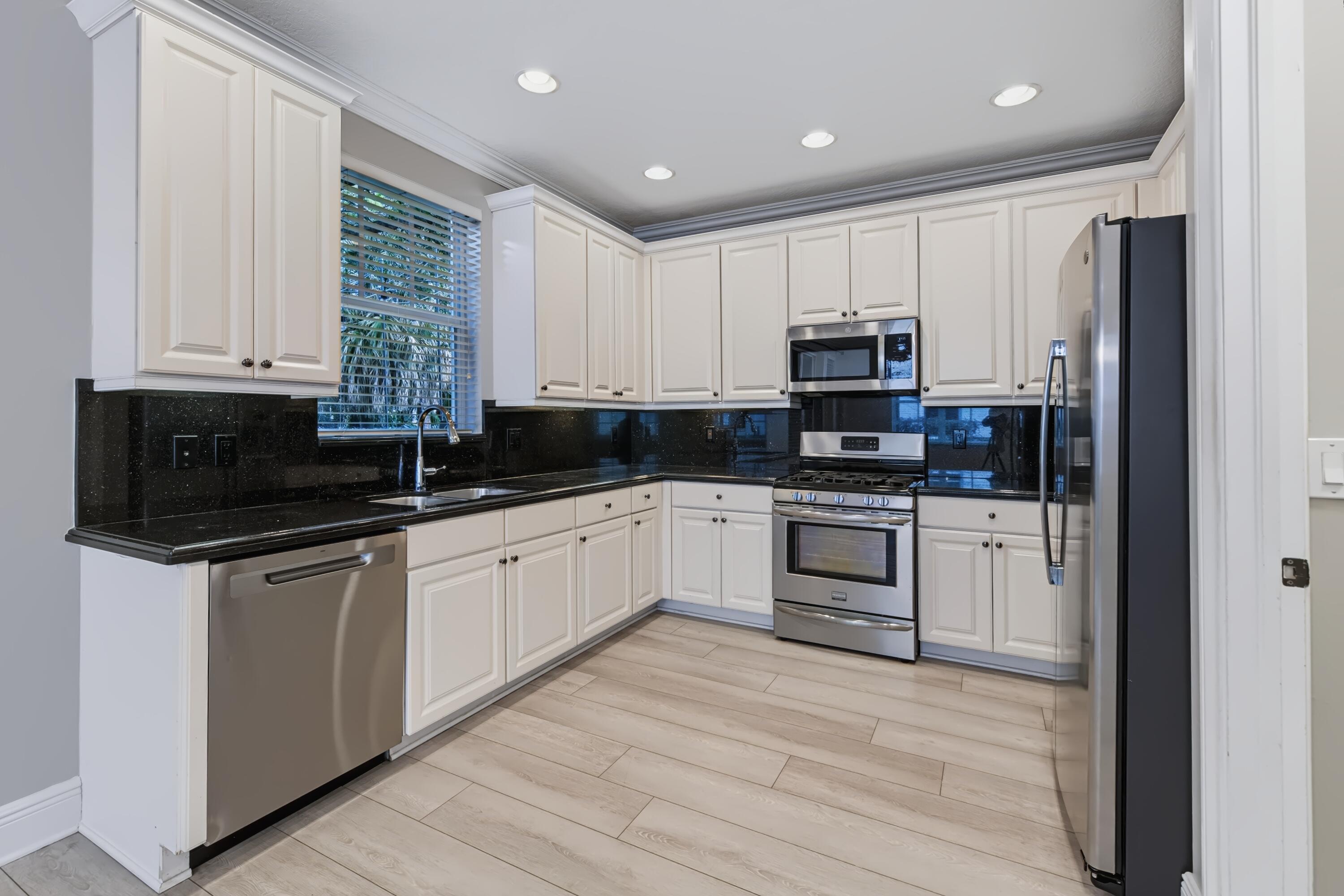 379 Columbus, Palm Beach Gardens FL 33410
