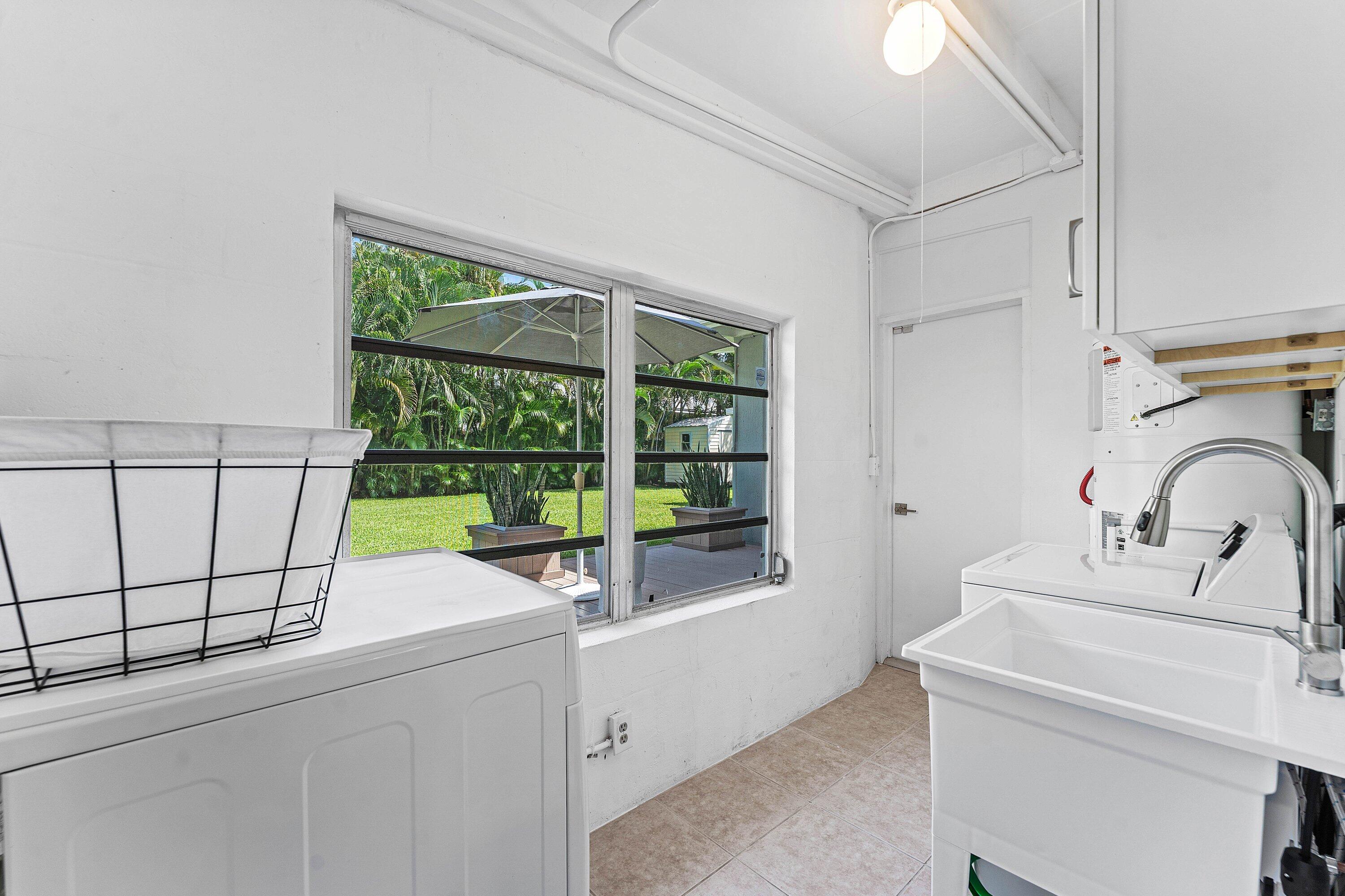 233 LAKE, Delray Beach FL 33444