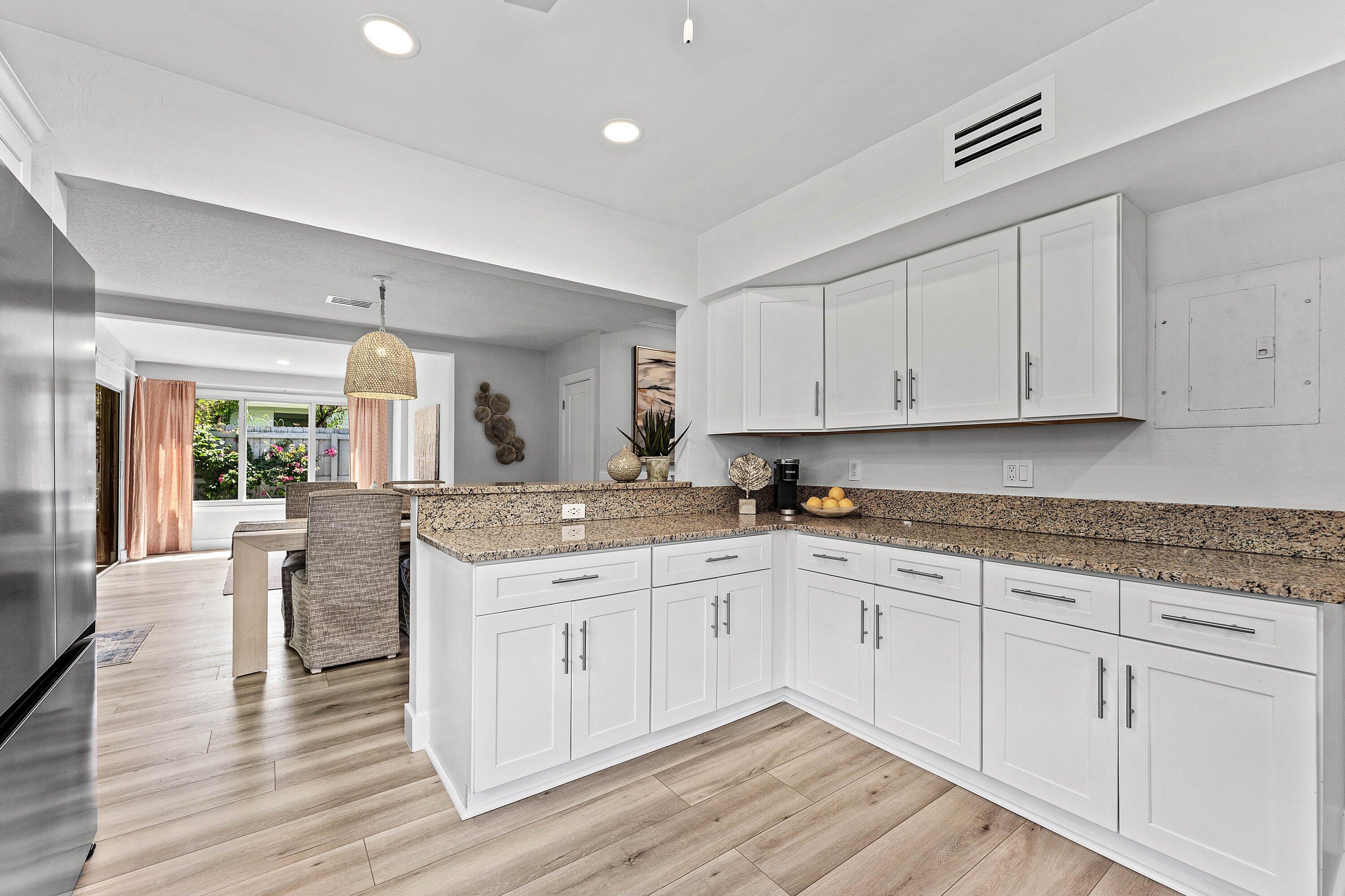 233 LAKE, Delray Beach FL 33444