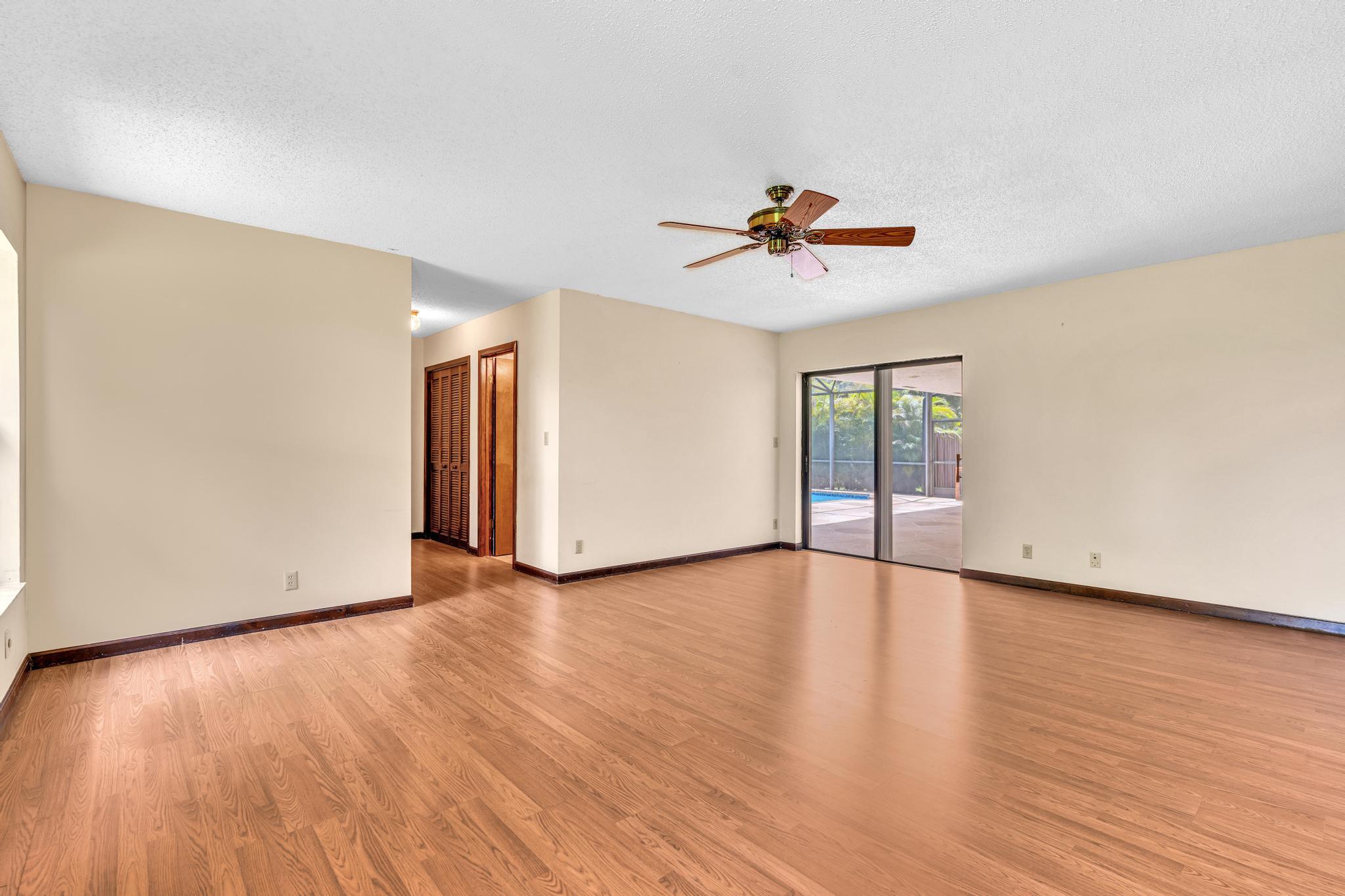 7908 NW 85TH, Tamarac FL 33321