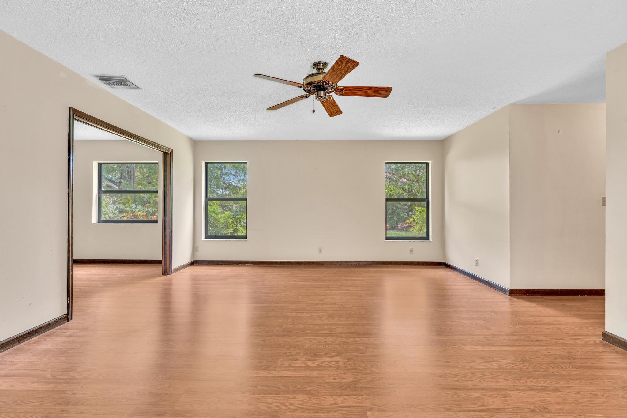 7908 NW 85TH, Tamarac FL 33321